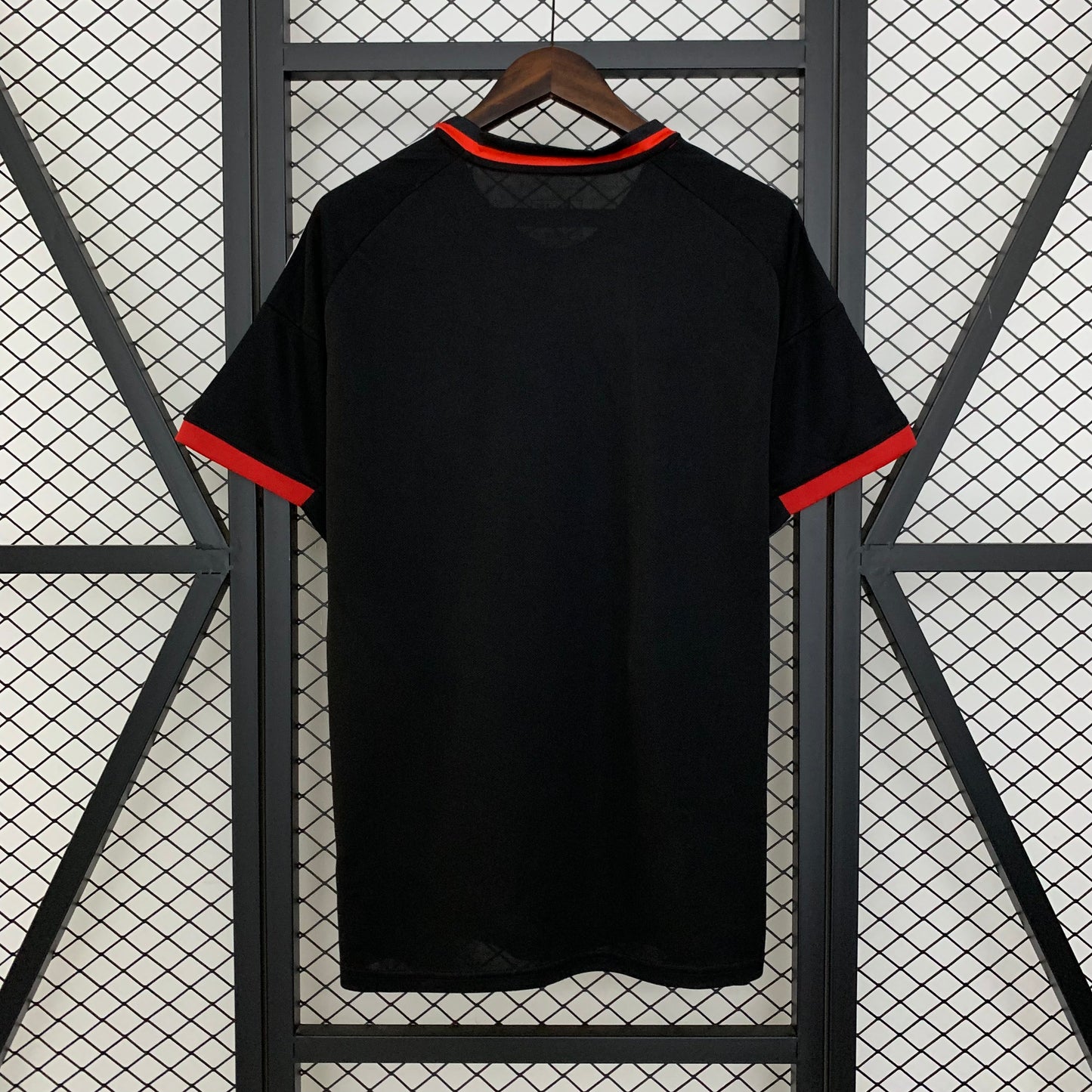 Camiseta Real Madrid Edición Red Rosas 2025/26 Versión Fan