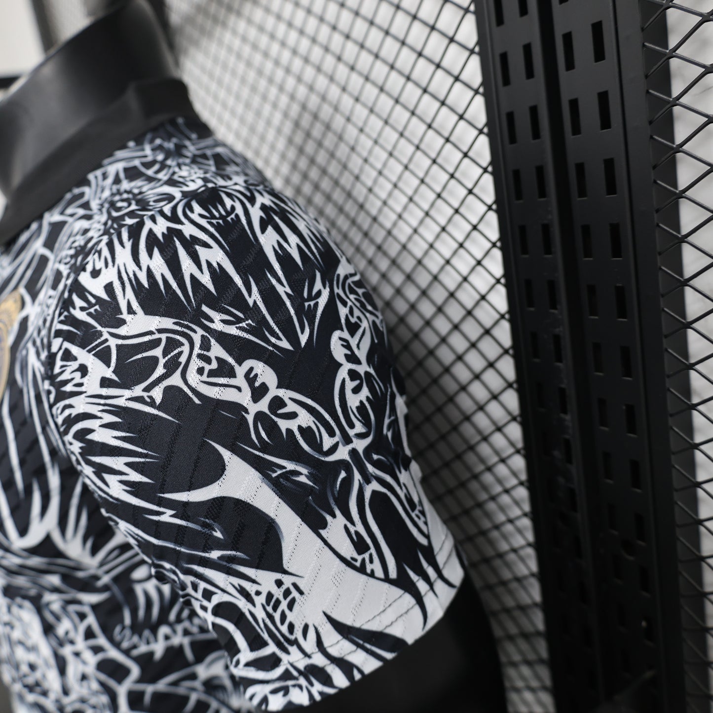 Camiseta Real Madrid "Yellow Black Dragon" 2024/25 Versión Jugador