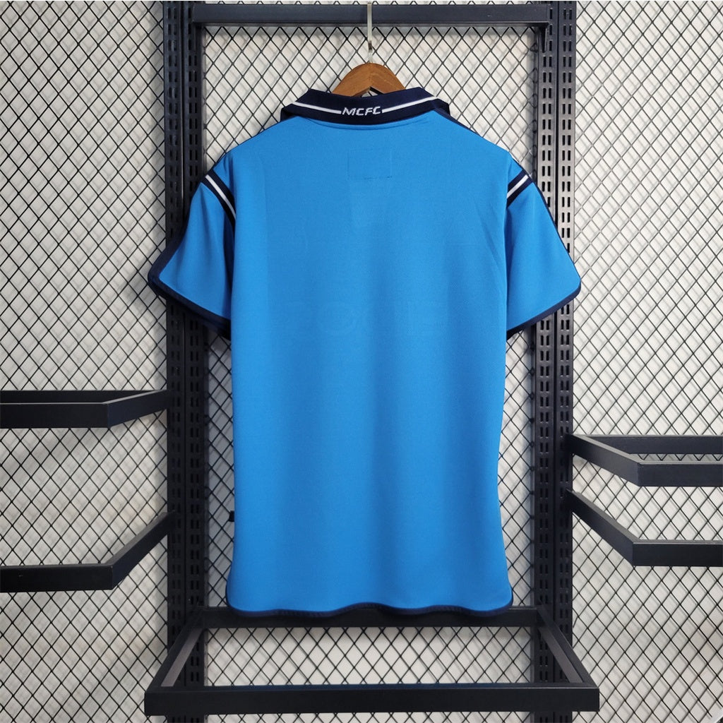Camiseta Manchester City Retro 2001/02