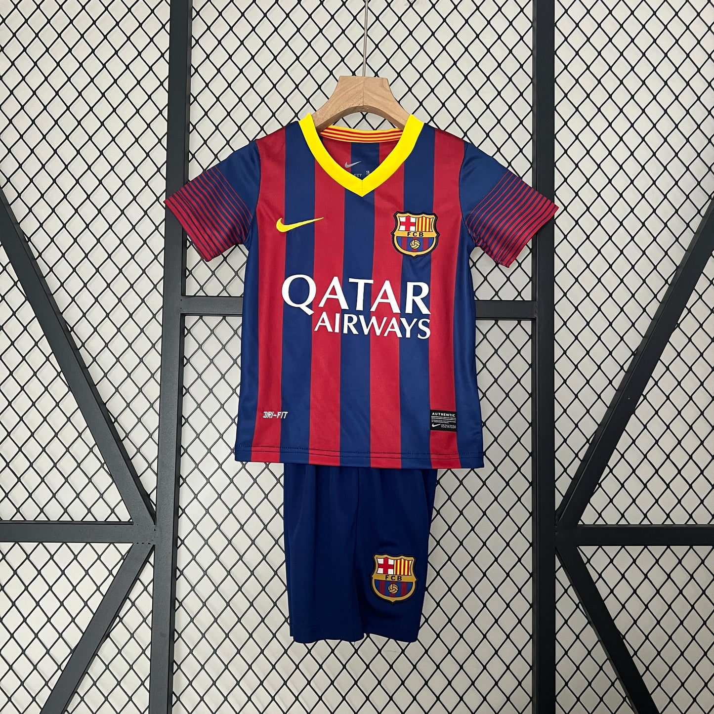 Barcelona Retro Kit Niños Local 2013/14