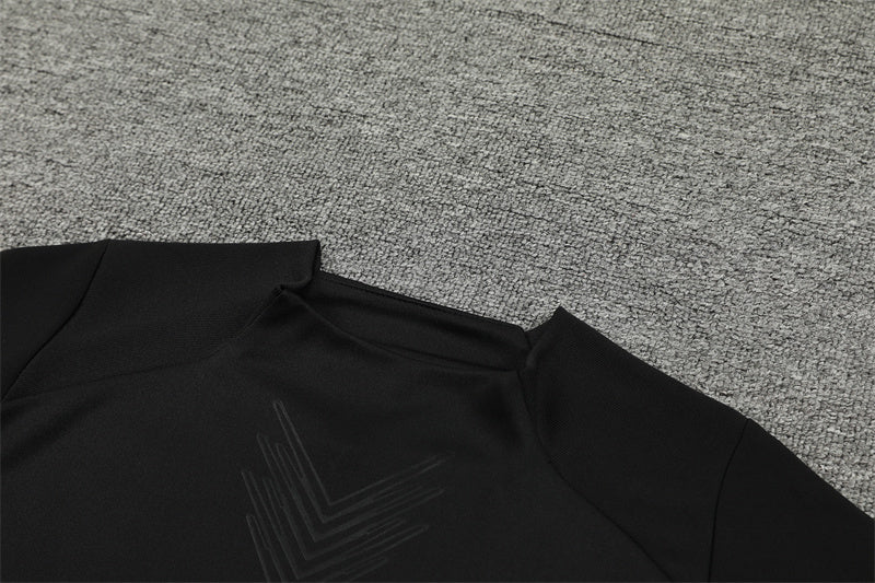 Buzo Completo Real Madrid Negro Diseño Dorado