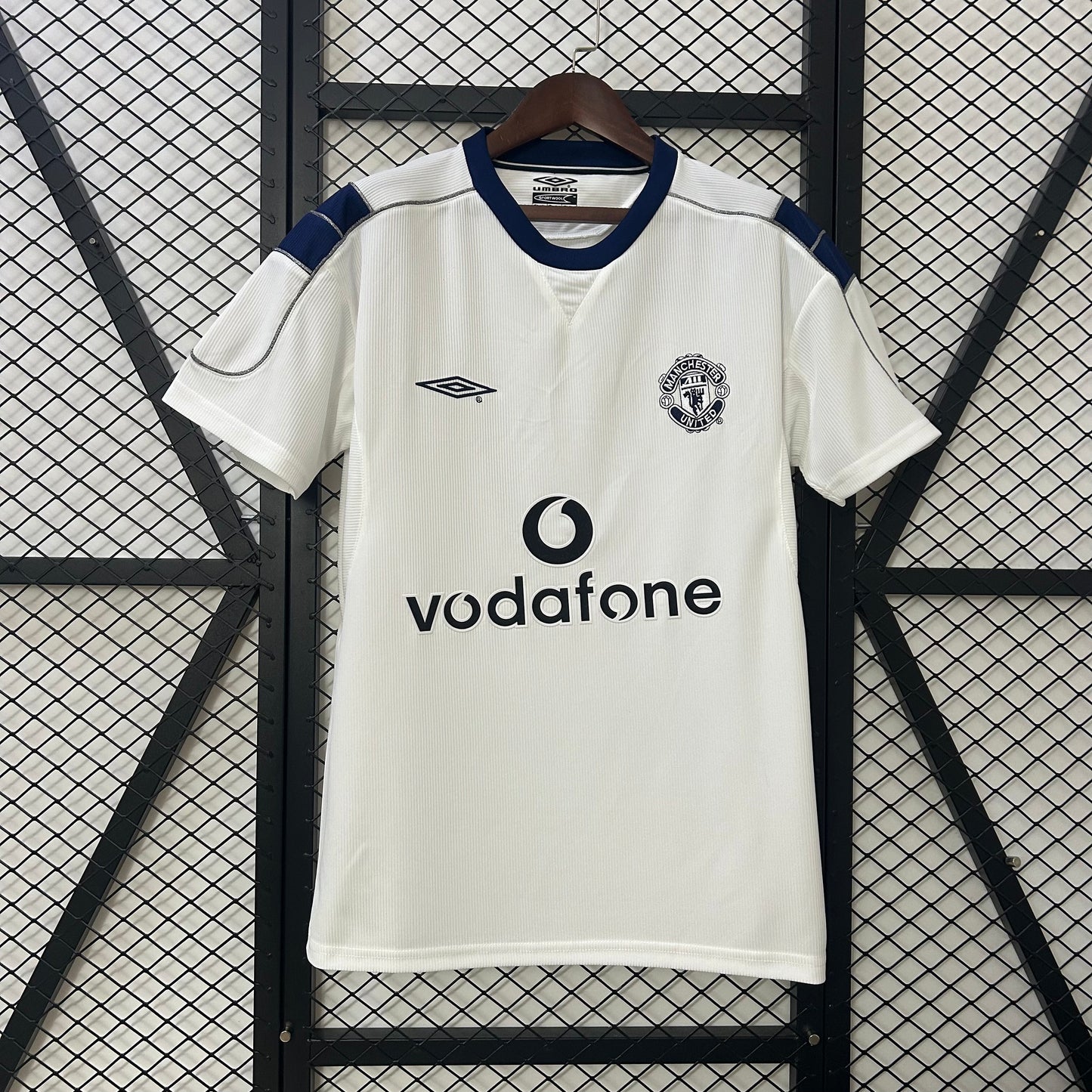 Camiseta Manchester United Visita Retro 2000/02 Versión Fan