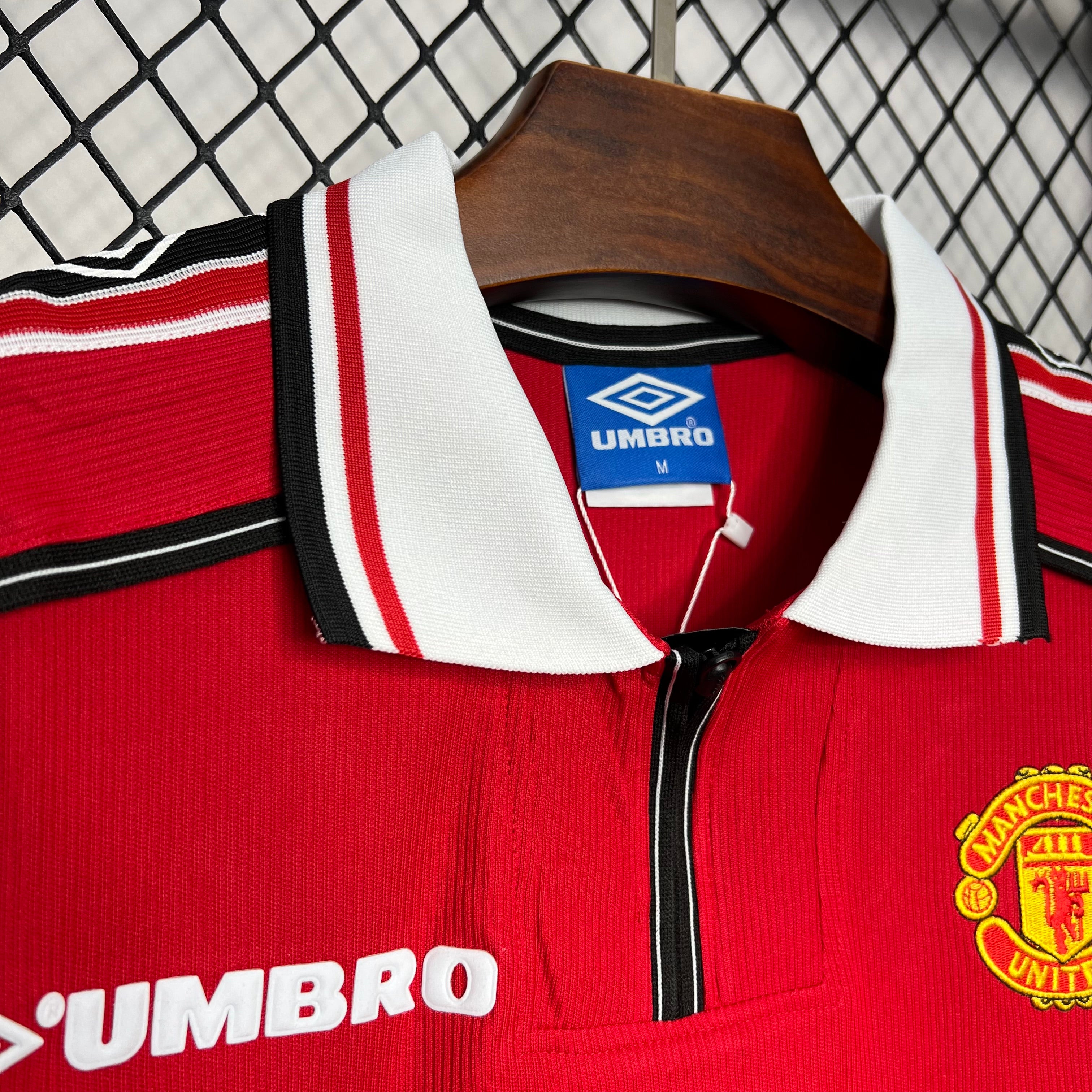 Manchester United Retro Local 1998/99 Versión Fan