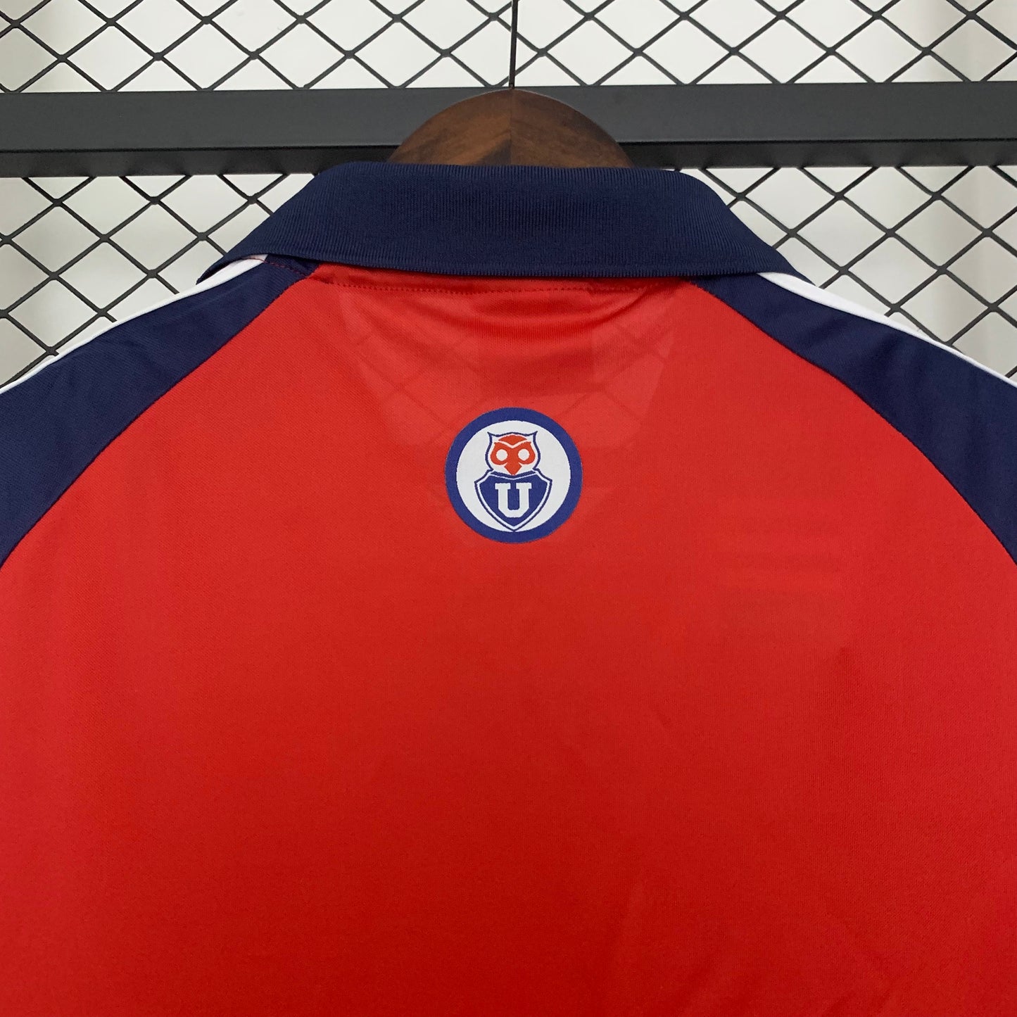 Camiseta Universidad de Chile Visita Retro 2001/02 Versión Fan