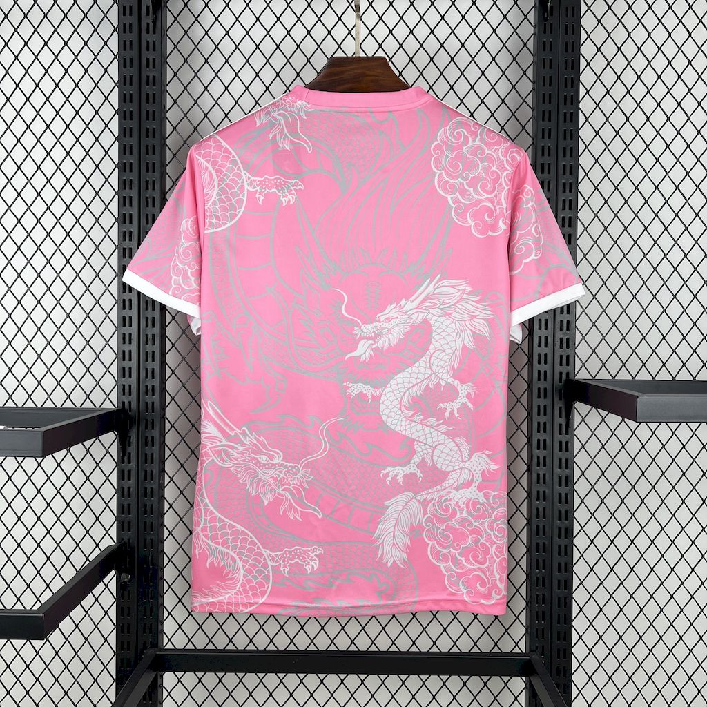 Camiseta Real Madrid Edición Pink Dragon 2025/26 Versión Fan