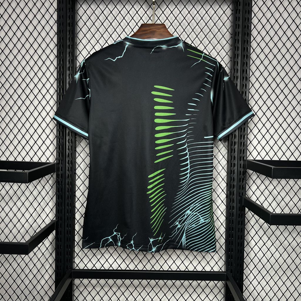 Camiseta Real Madrid Edición Especial "Green Panther" 2024/25 Versión Fan