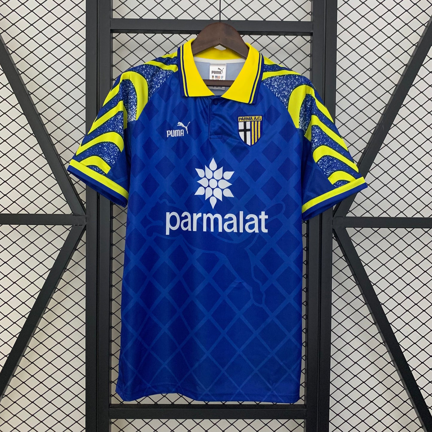 Camiseta Parma Visita Retro 1995/97 Versión Fan