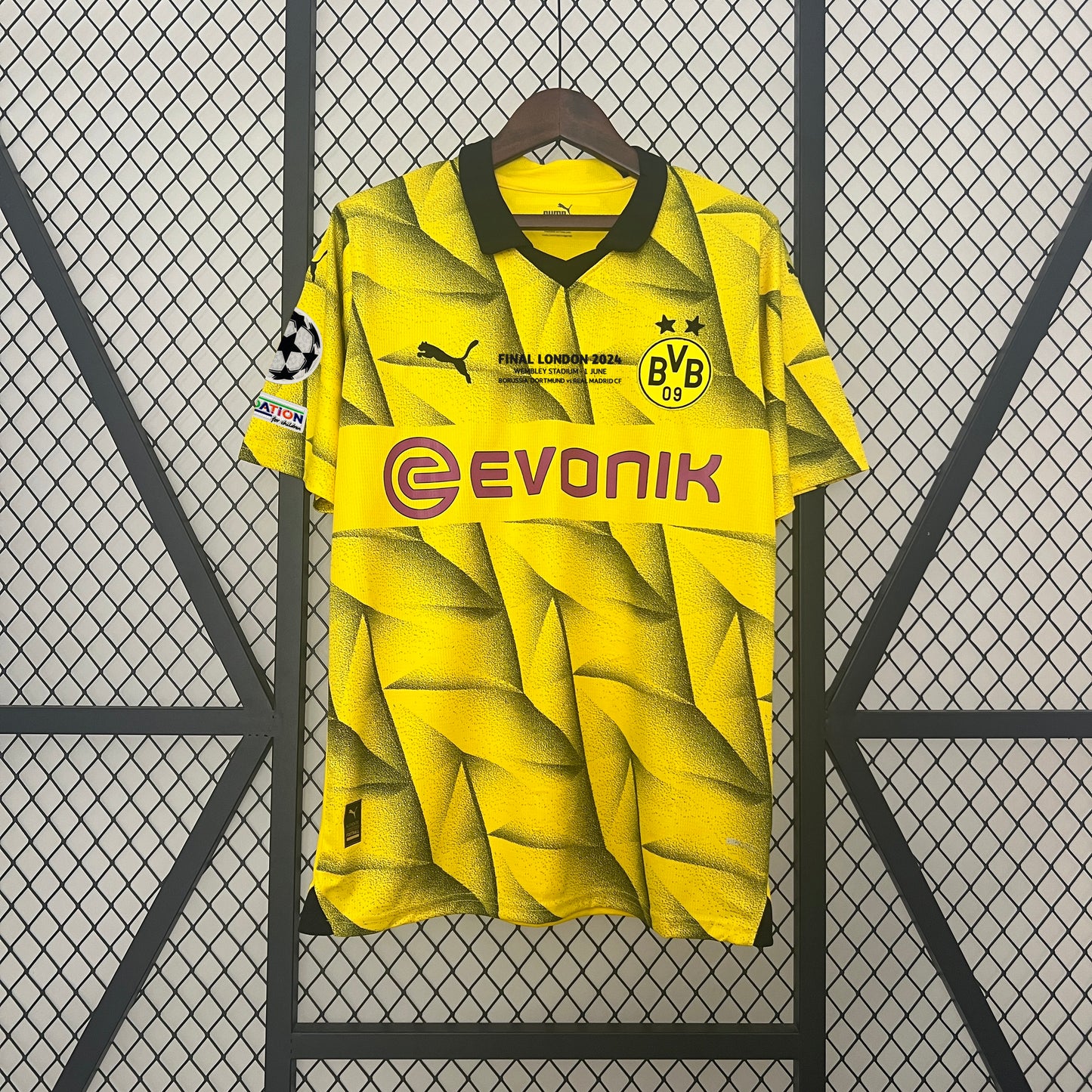 Camiseta Borussia Dortmund Tercera 2023/24 Versión Fan
