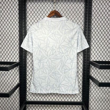 Camiseta Real Madrid Pre-Entrenamiento 2024/25 Versión Fan