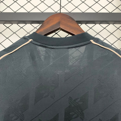 Camiseta Real Madrid Edición Especial Negra 2024/25 Versión Fan