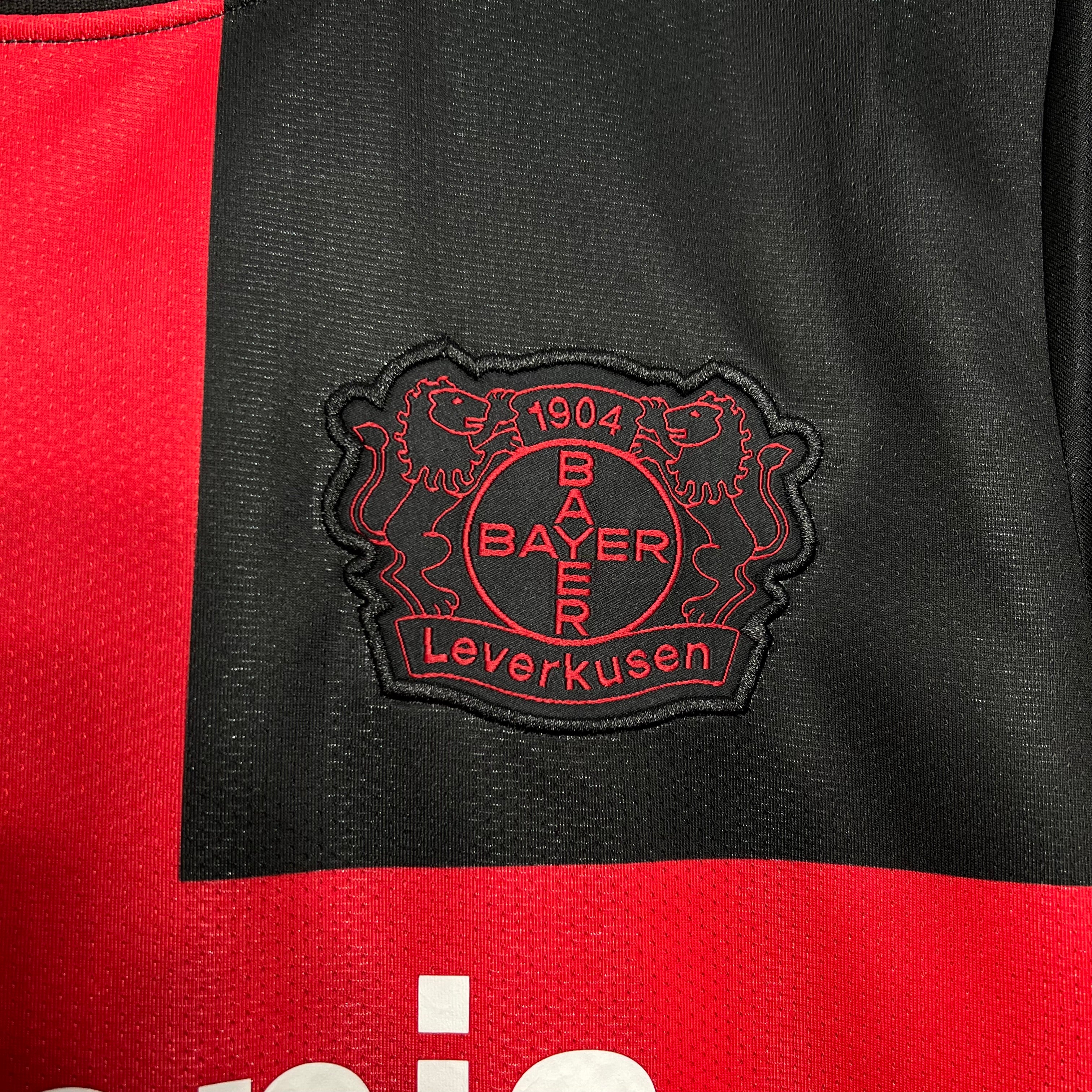 Bayer 04 Leverkusen Local 2023/24 Versión Fan