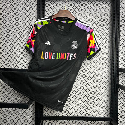 Camiseta Real Madrid "Love Unites" 2024/25 Versión Fan