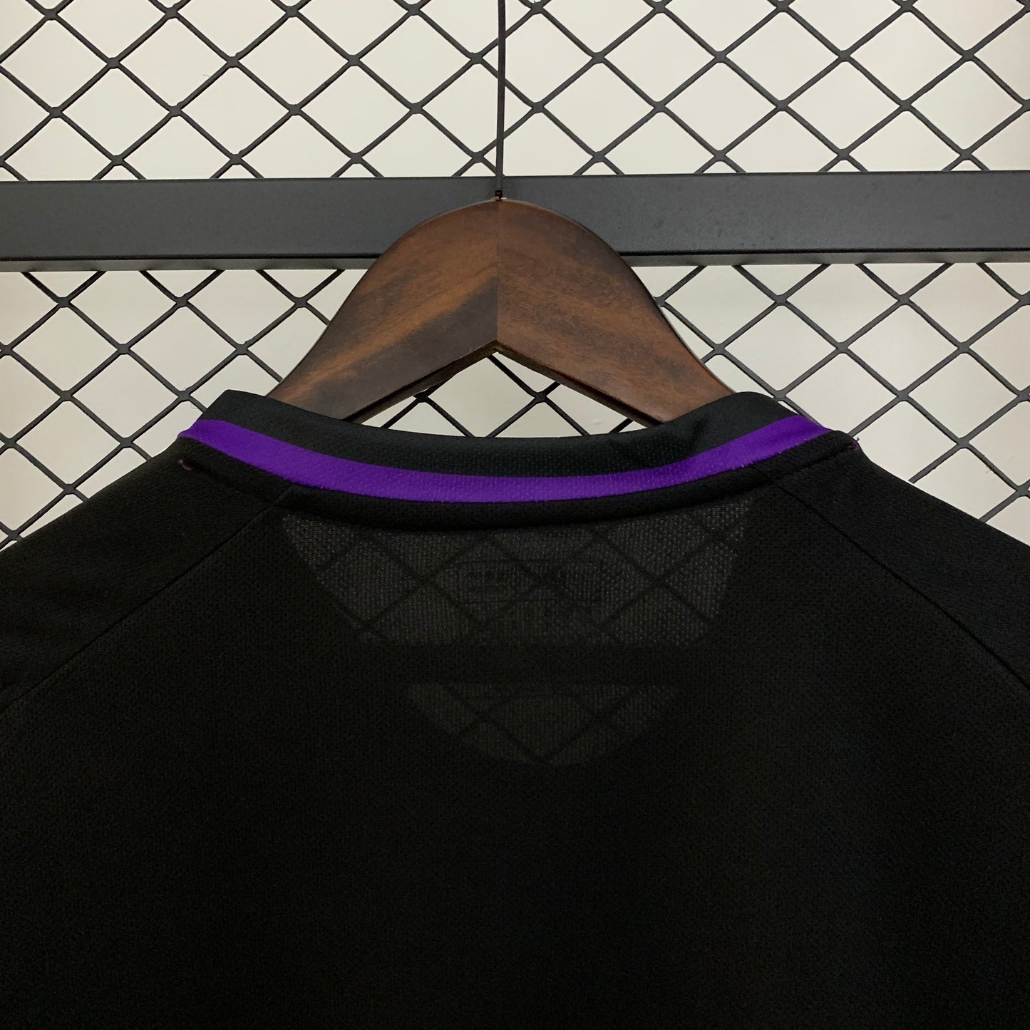 Camiseta Real Madrid Edición Purple Rosas 2025/26 Versión Fan