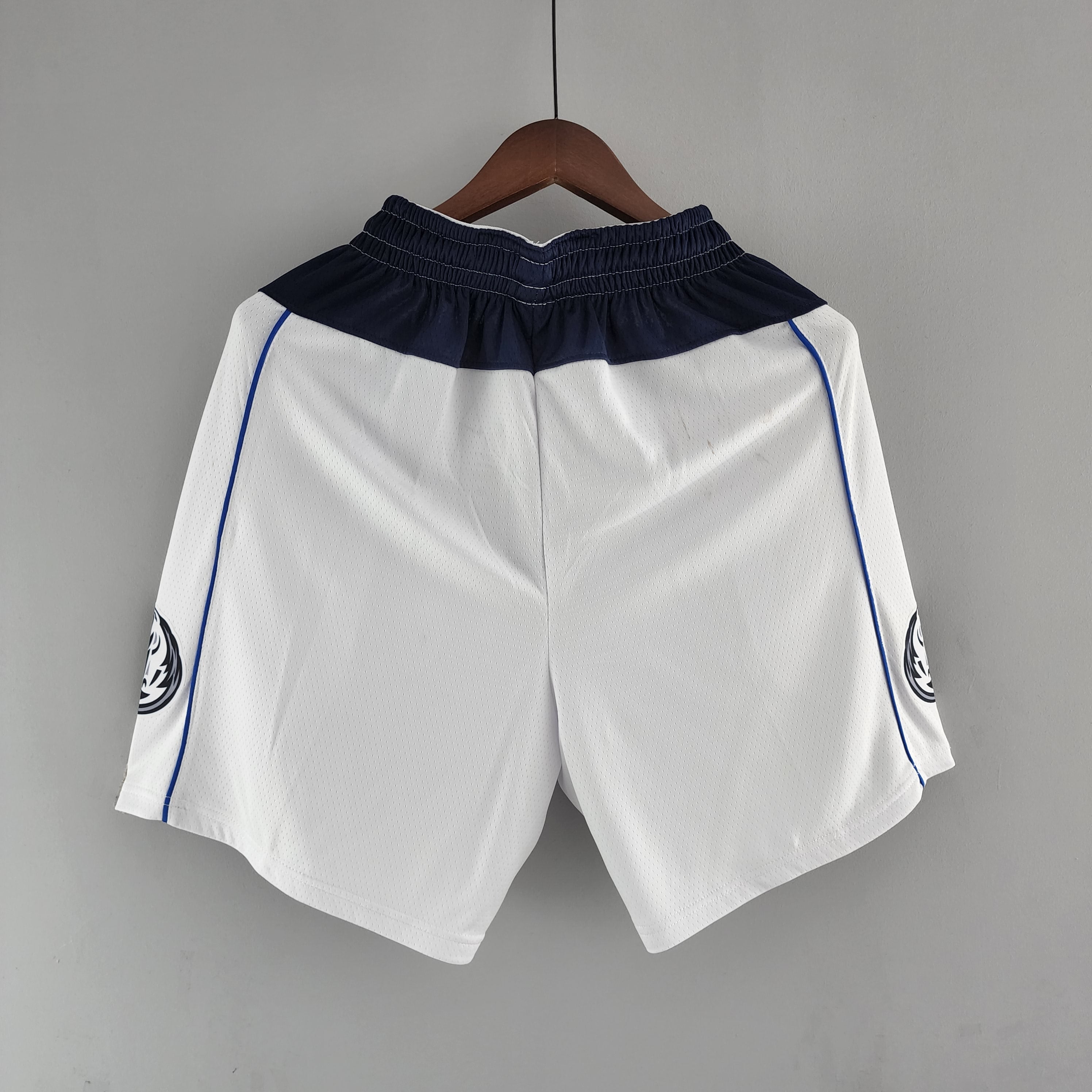 Dallas Mavericks Shorts Blanco