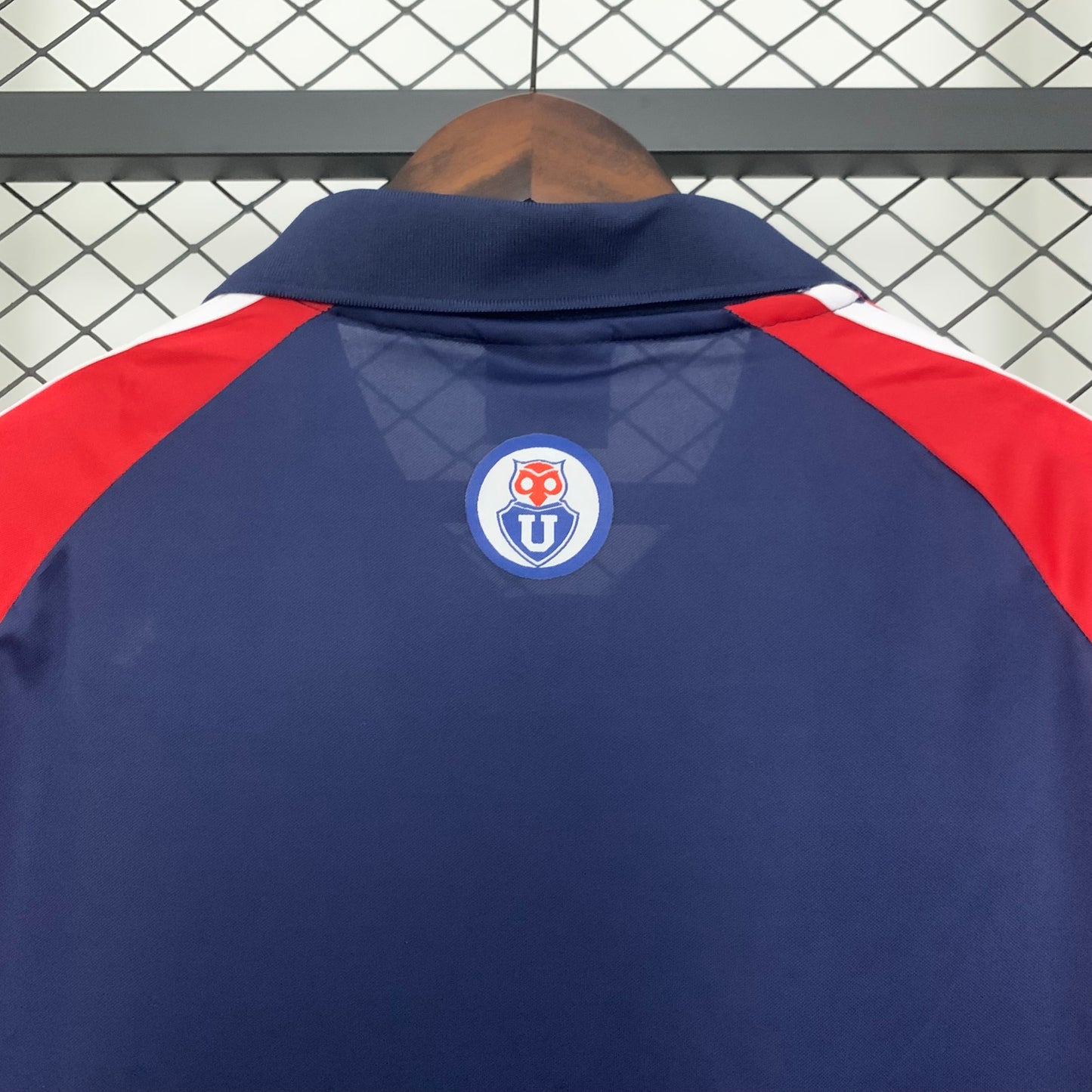 Camiseta Universidad de Chile Local Retro 2001/02 Versión Fan