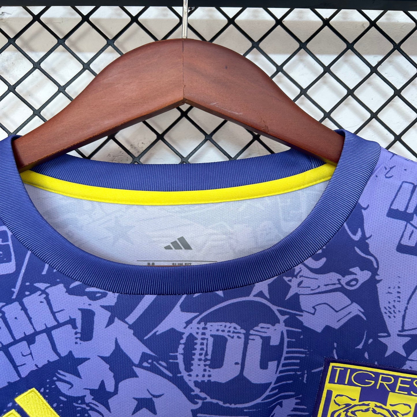 Camiseta Tigres Pre-Partido 2025/26 Versión Fan