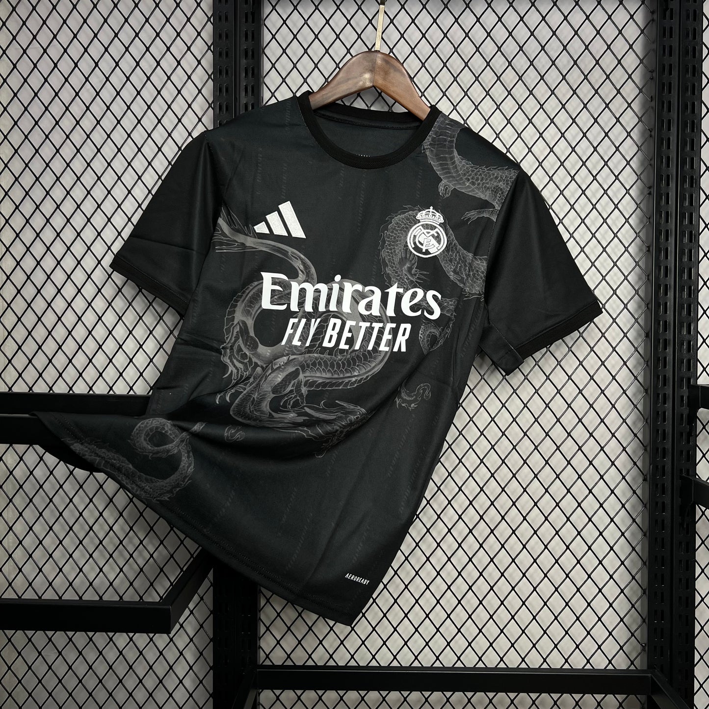 Camiseta Real Madrid Edición Especial "Dragón-Negro" 2024/25 Versión Fan