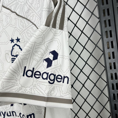 Camiseta Nottingham Forest Visita 2025/26 Versión Fan