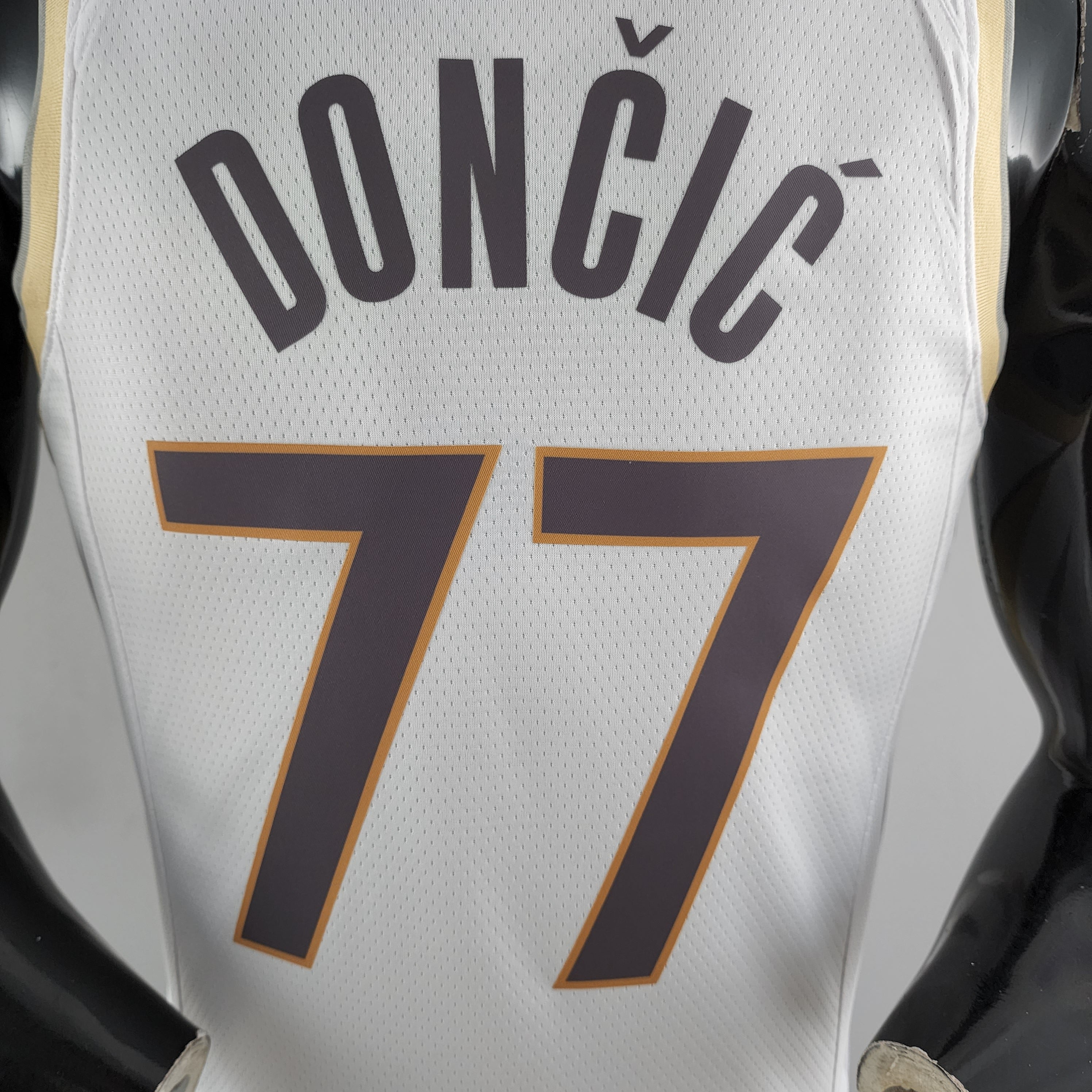 Dallas Mavericks "City Edition" Blanca