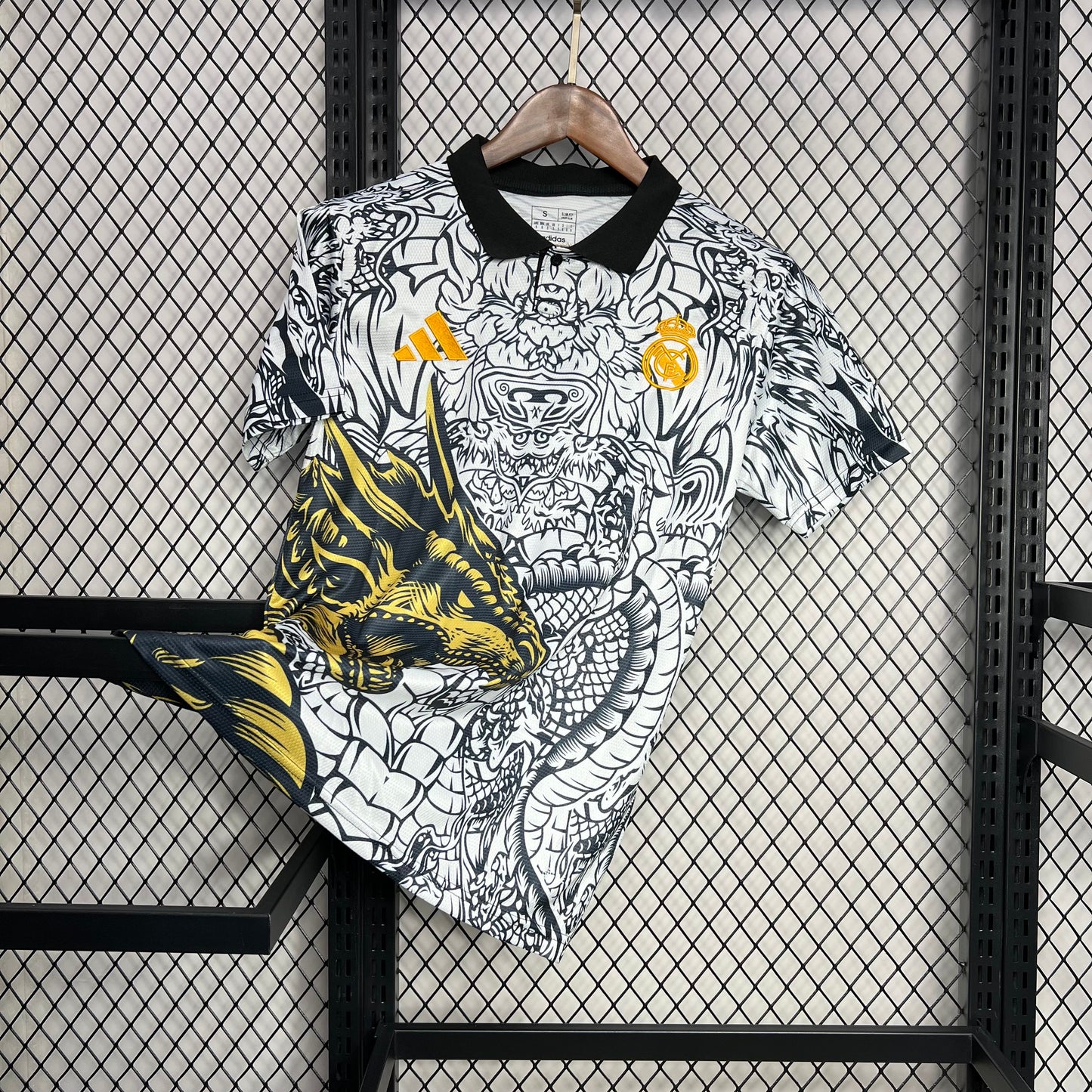 Camiseta Real Madrid Edición Especial "Dragón-Blanco" 2024/25 Versión Fan
