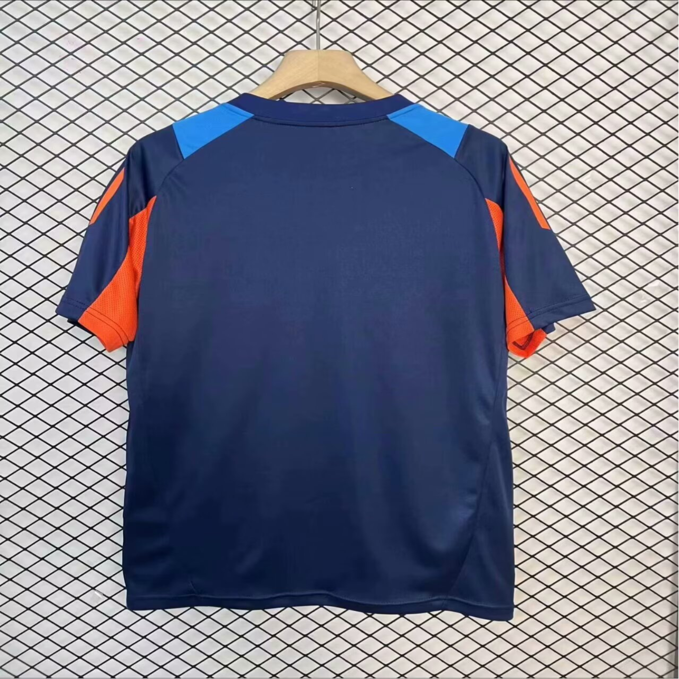 Camiseta Universidad de Chile Entrenamiento 2025 Versión Fan