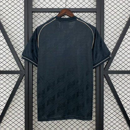 Camiseta Real Madrid Edición Especial Negra 2024/25 Versión Fan