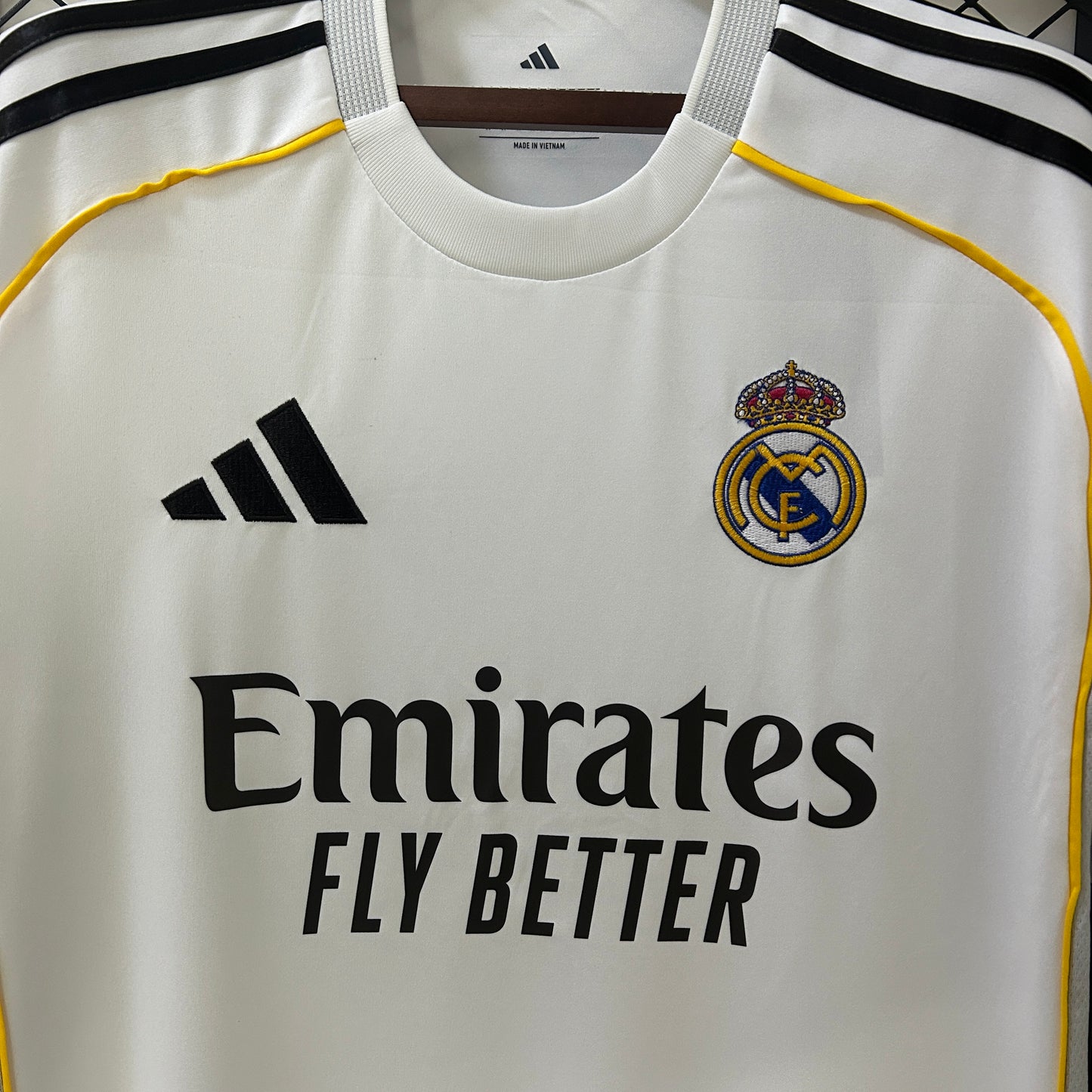 Camiseta Real Madrid Local 2025/26 Versión Fan