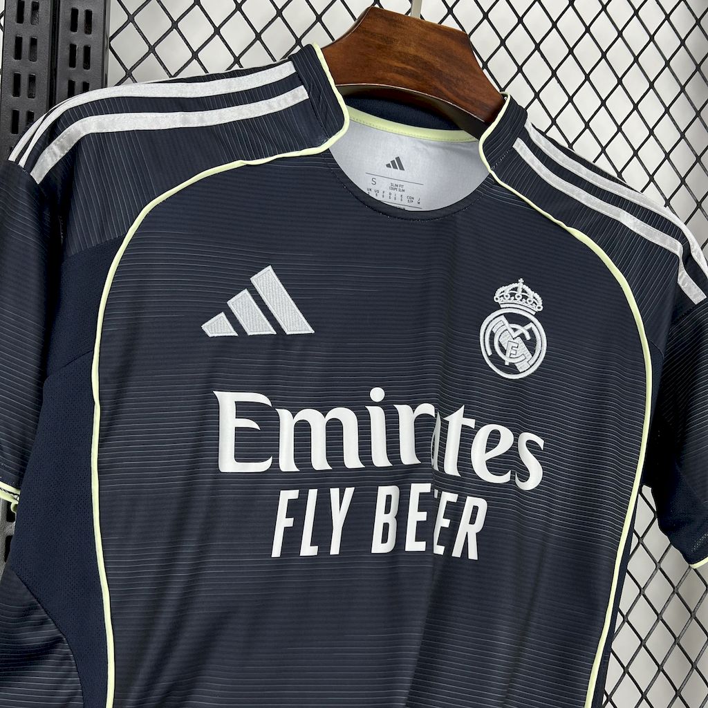 Camiseta Real Madrid Visita 2025/26 Versión Fan