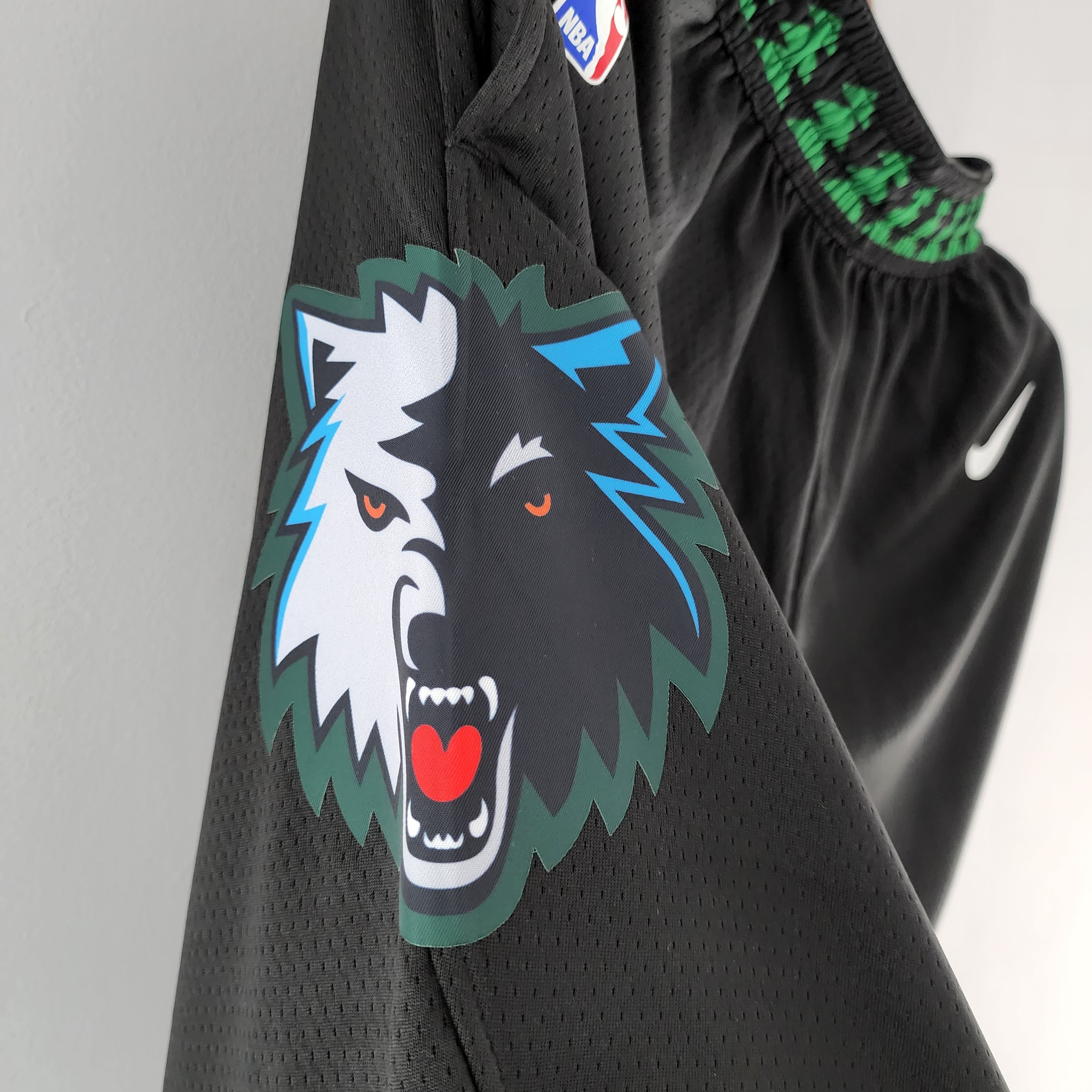 Minnesota Timberwolves Shorts Negros