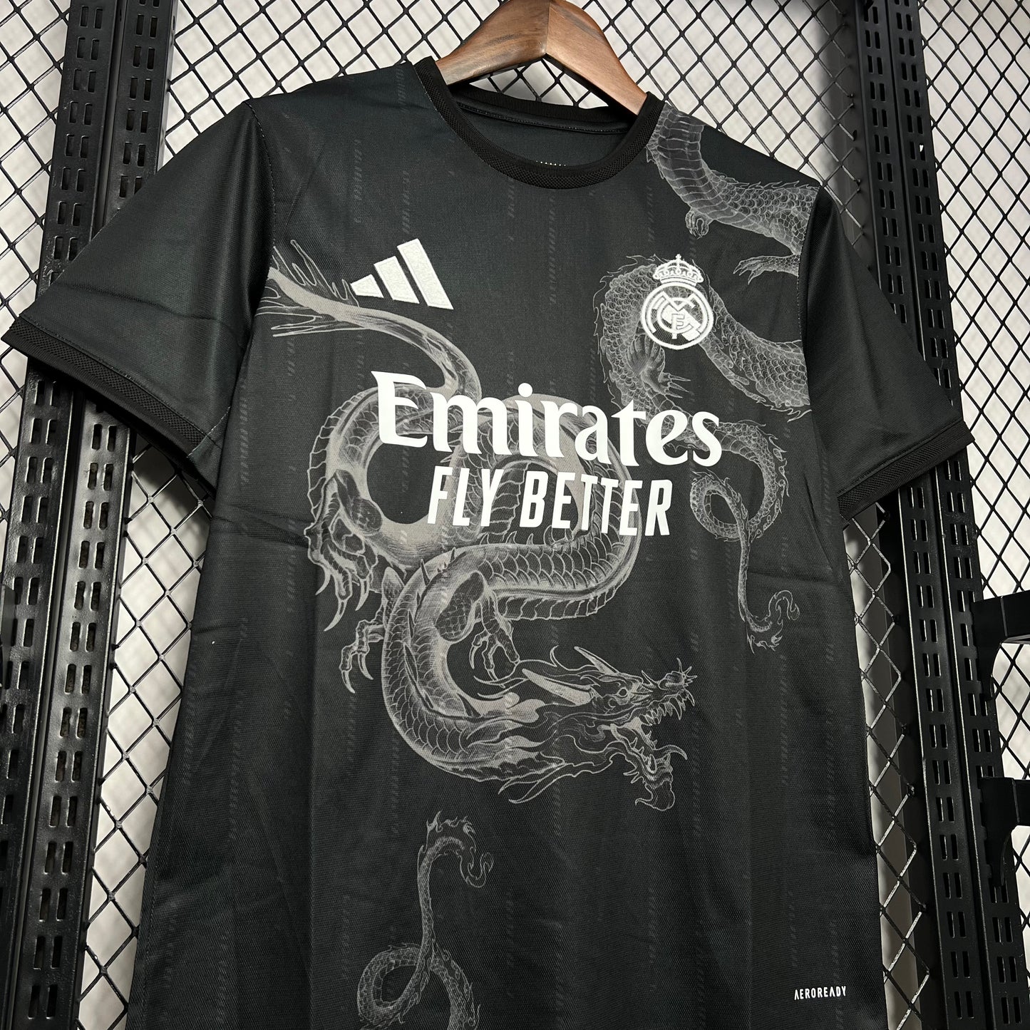 Camiseta Real Madrid Edición Especial "Dragón-Negro" 2024/25 Versión Fan