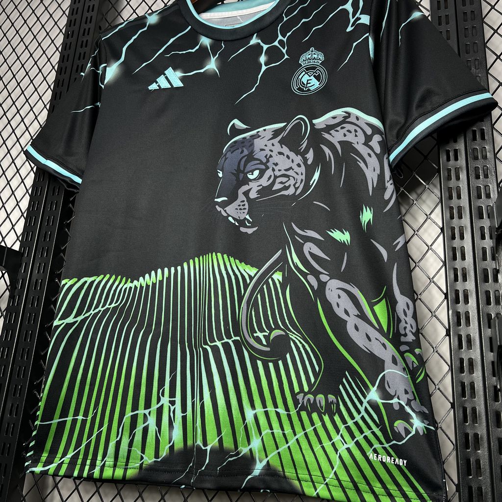 Camiseta Real Madrid Edición Especial "Green Panther" 2024/25 Versión Fan