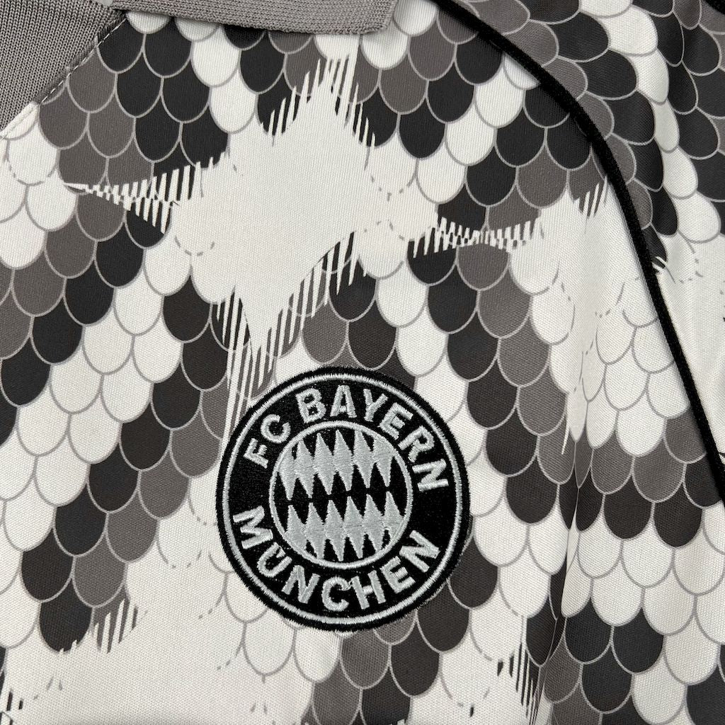 Camiseta Bayern Munich "Edición Especial Escamas Blancas" 2025/26 Versión Fan