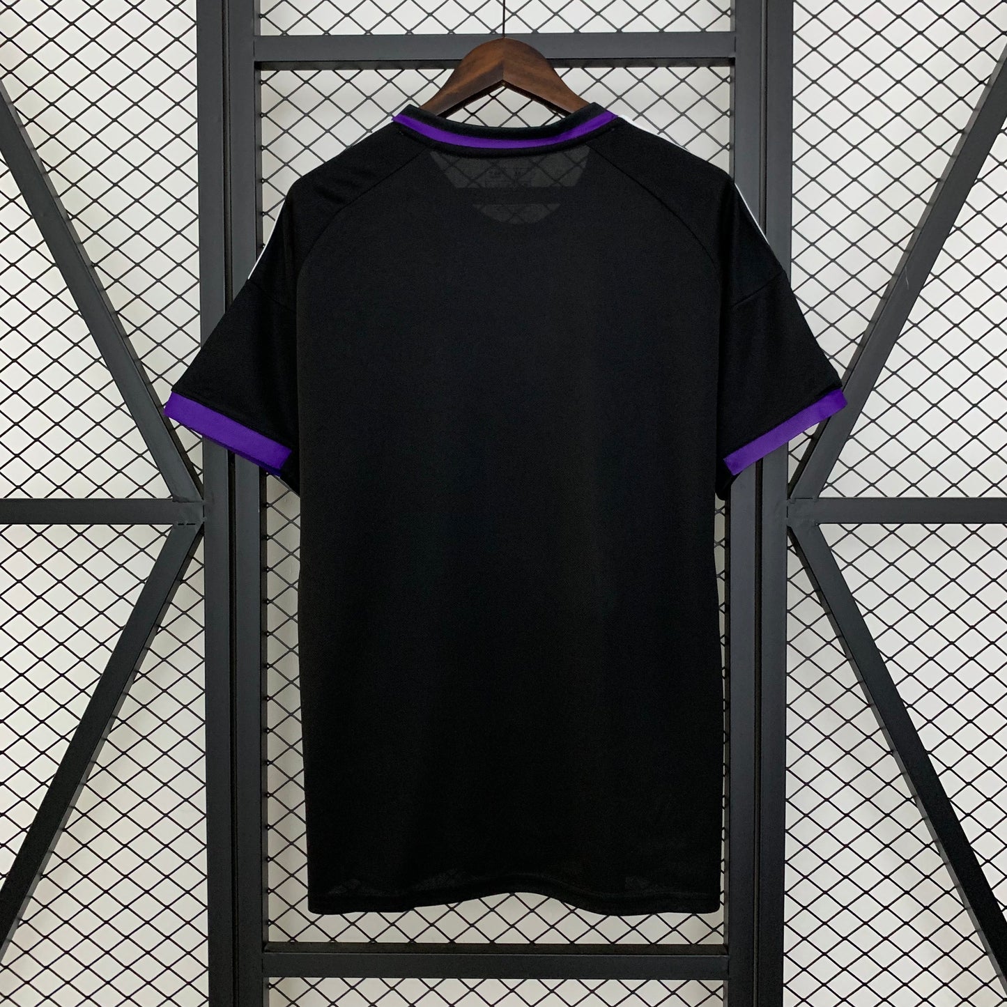 Camiseta Real Madrid Edición Purple Rosas 2025/26 Versión Fan