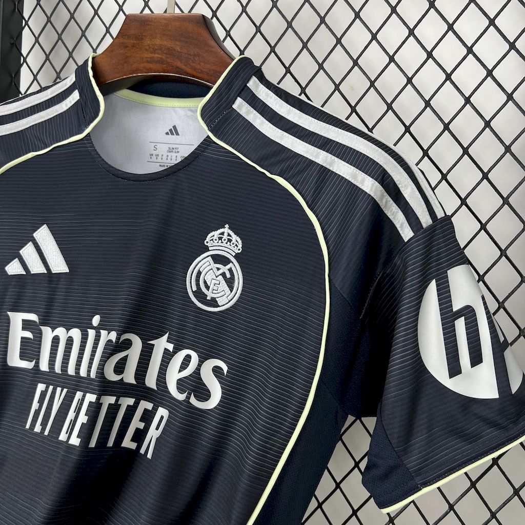 Camiseta Real Madrid Visita 2025/26 Versión Fan