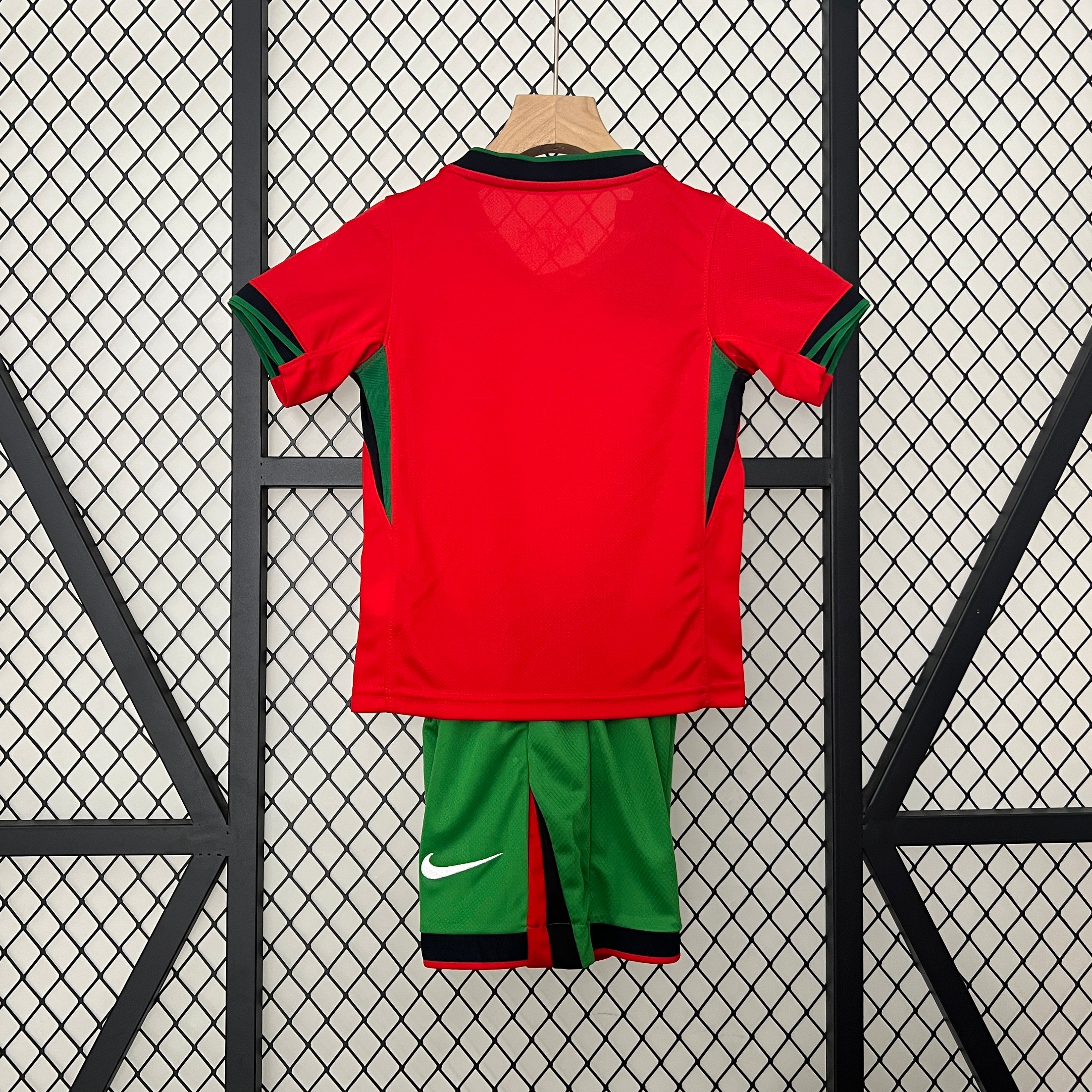 Portugal Kit Niños Local 2024