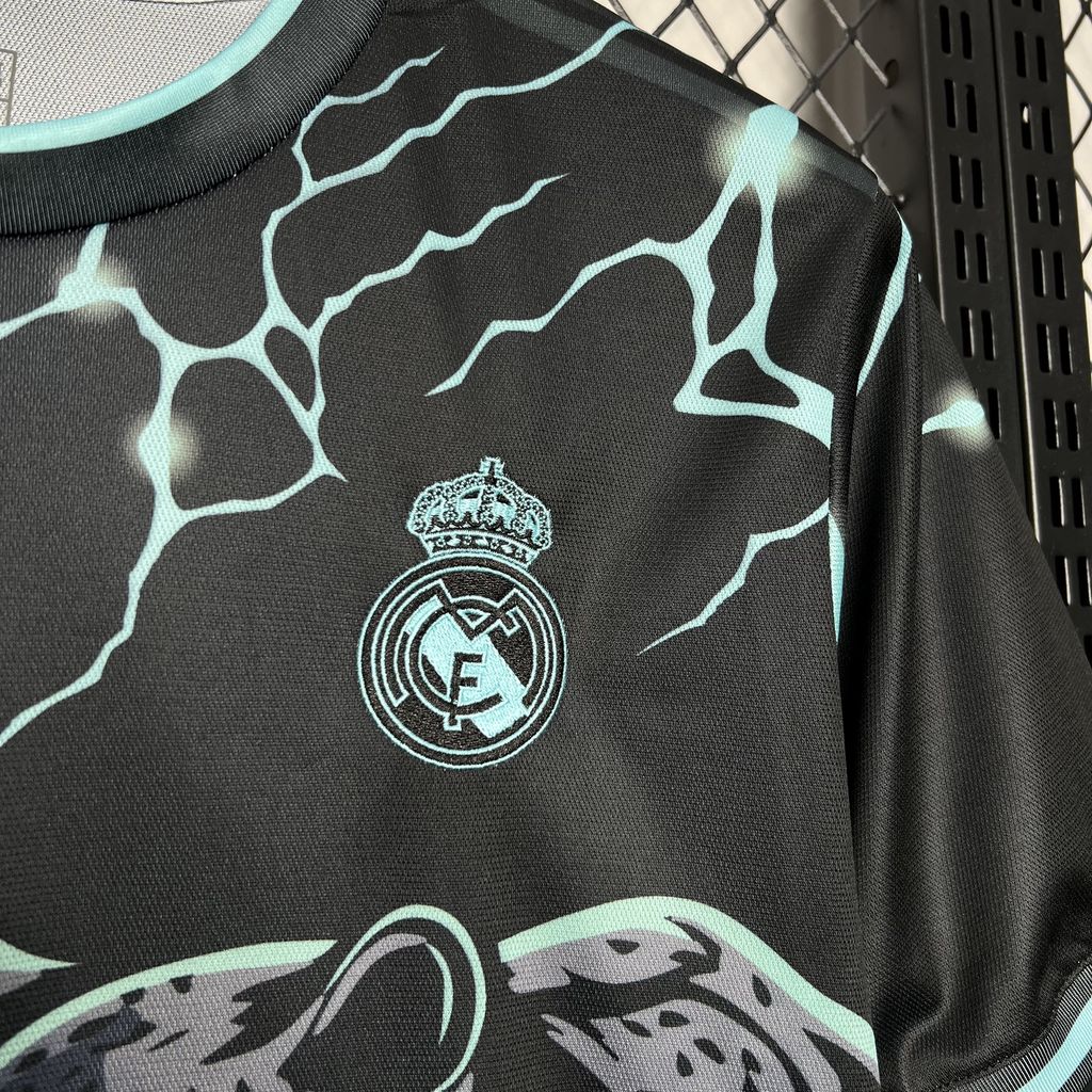 Camiseta Real Madrid Edición Especial "Green Panther" 2024/25 Versión Fan