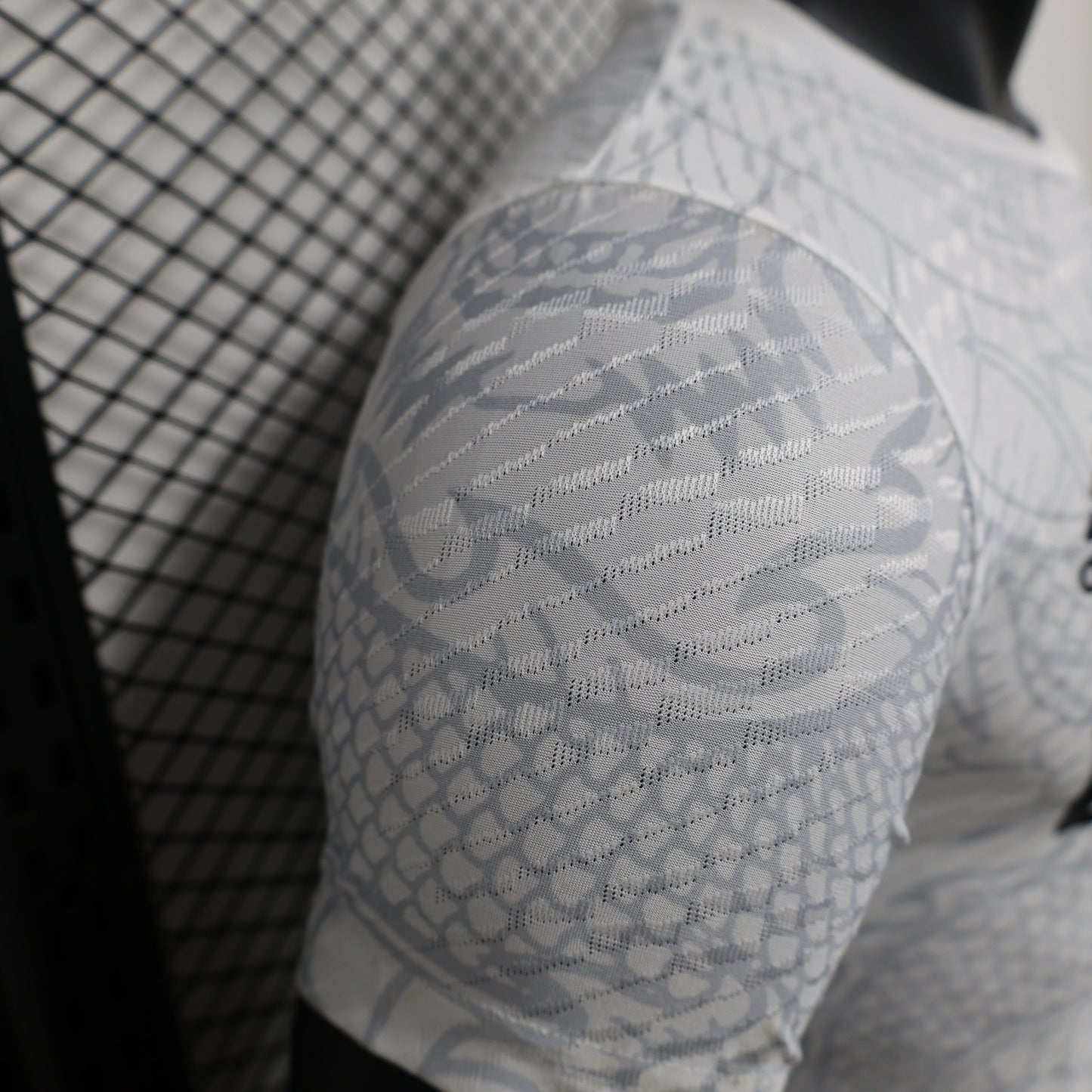 Camiseta Real Madrid Edición Dragón Blanco 2024/25 Versión Jugador