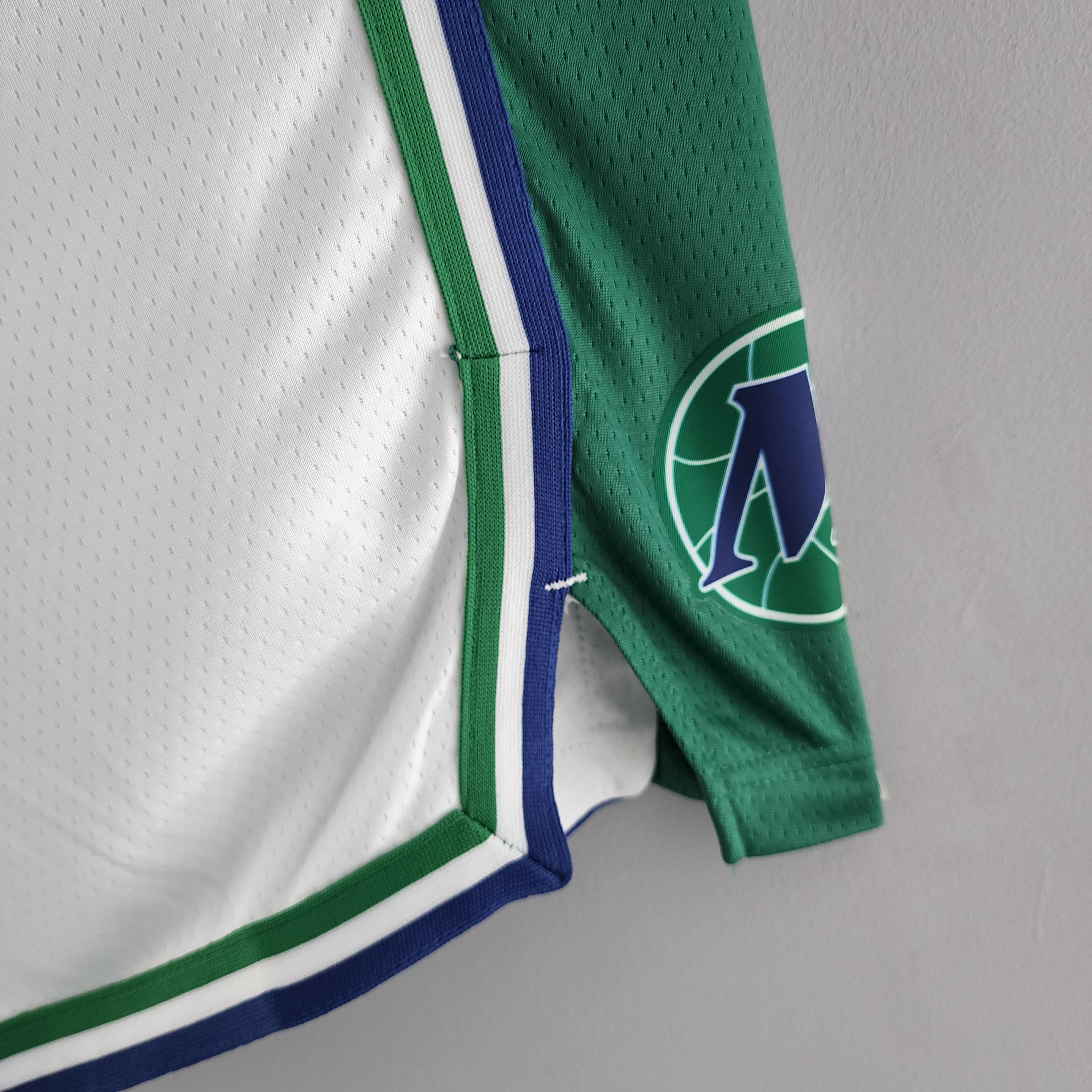 Dallas Mavericks "City Edition" Shorts Blanco Verde