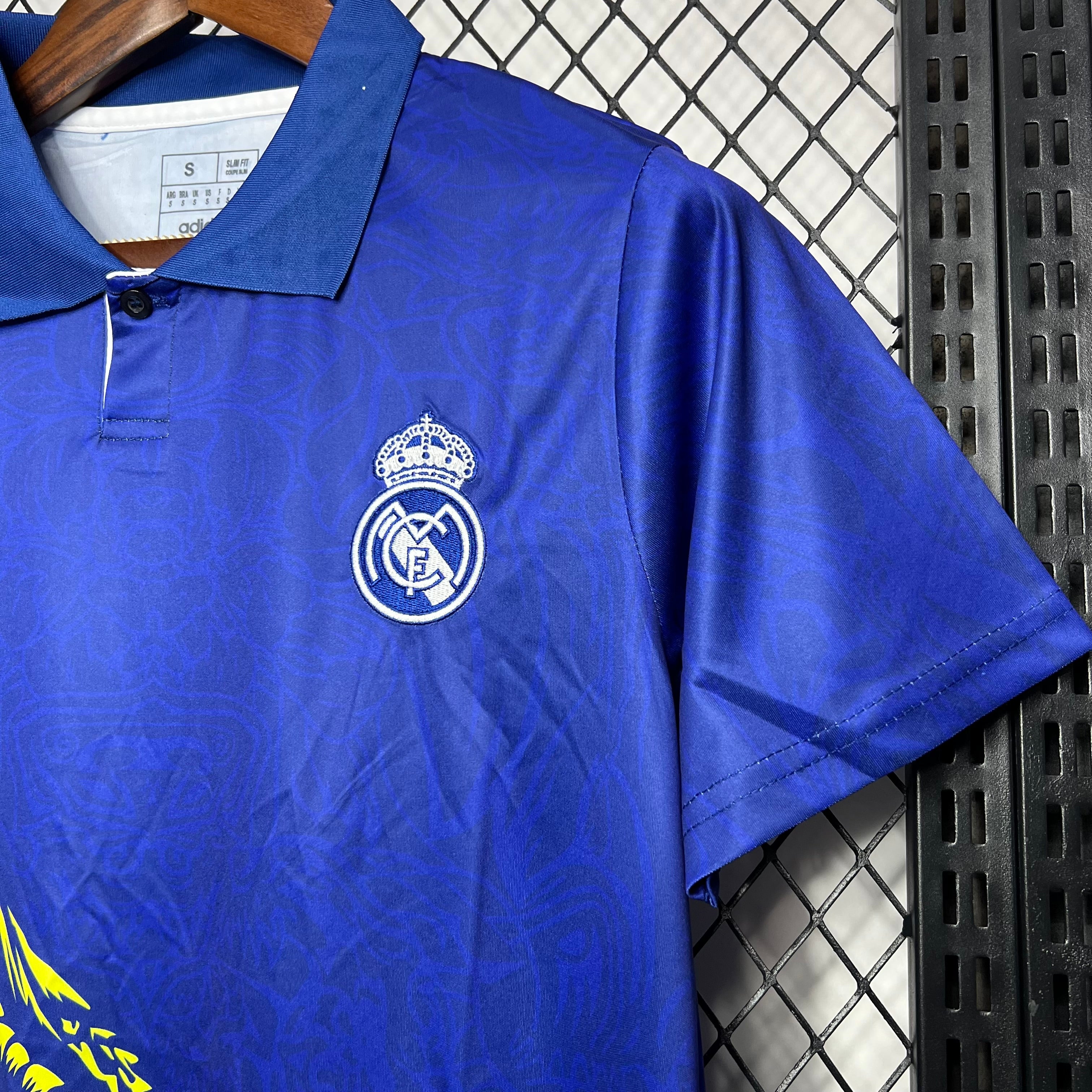 Real Madrid Edición Especial "Dragón-Azul" 2024/25 Versión Fan