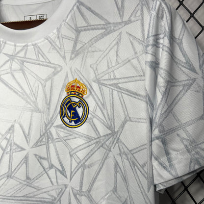 Camiseta Real Madrid Pre-Entrenamiento 2024/25 Versión Fan