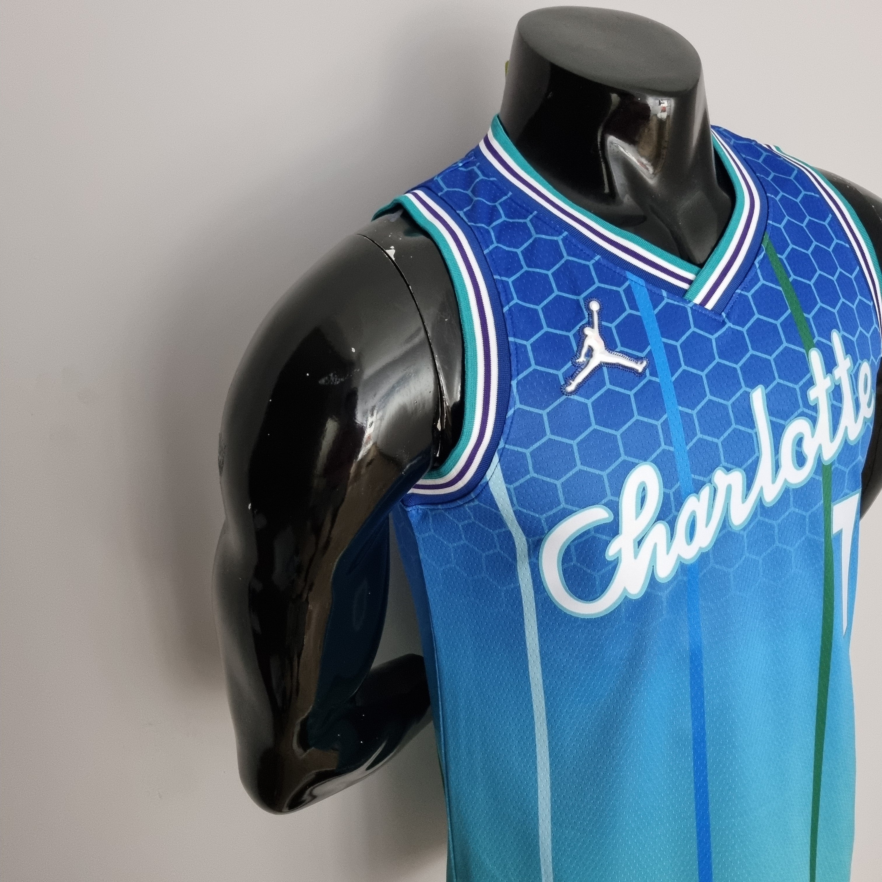 Charlotte Hornets "City Edition" Azul