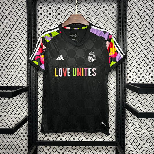 Camiseta Real Madrid "Love Unites" 2024/25 Versión Fan