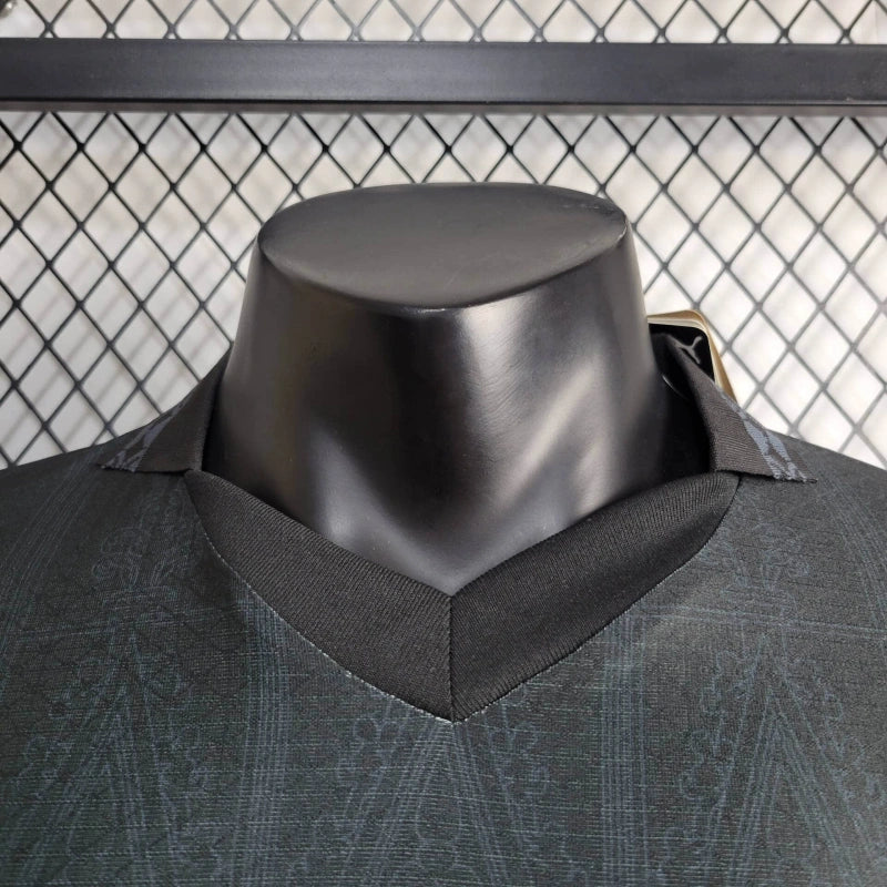 Camiseta AC Milán "Pleasures" Negra 2023/24 Versión Jugador