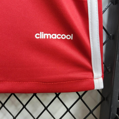 Manchester United Retro 2016/17