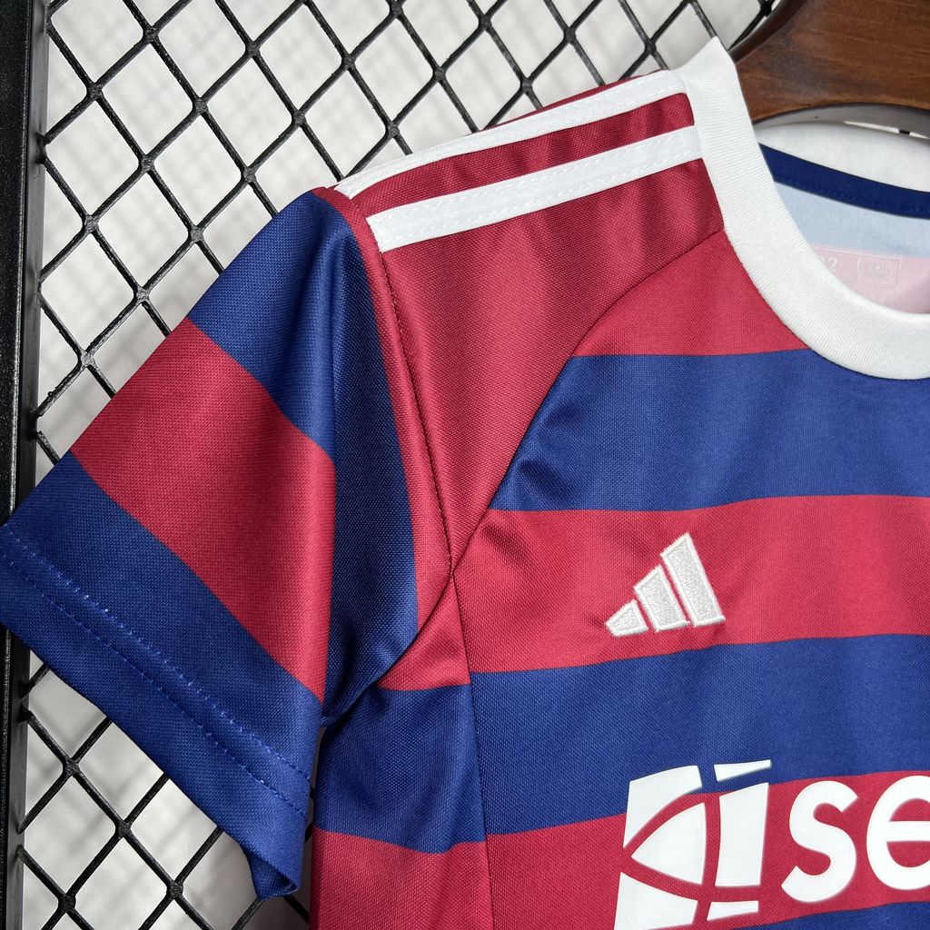 Newcastle Visita 2024/25 Kit Niños