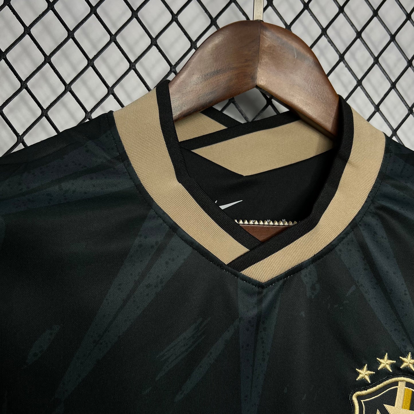 Camiseta Brasil "Edición Especial Dorada" 2022 Versión Fan