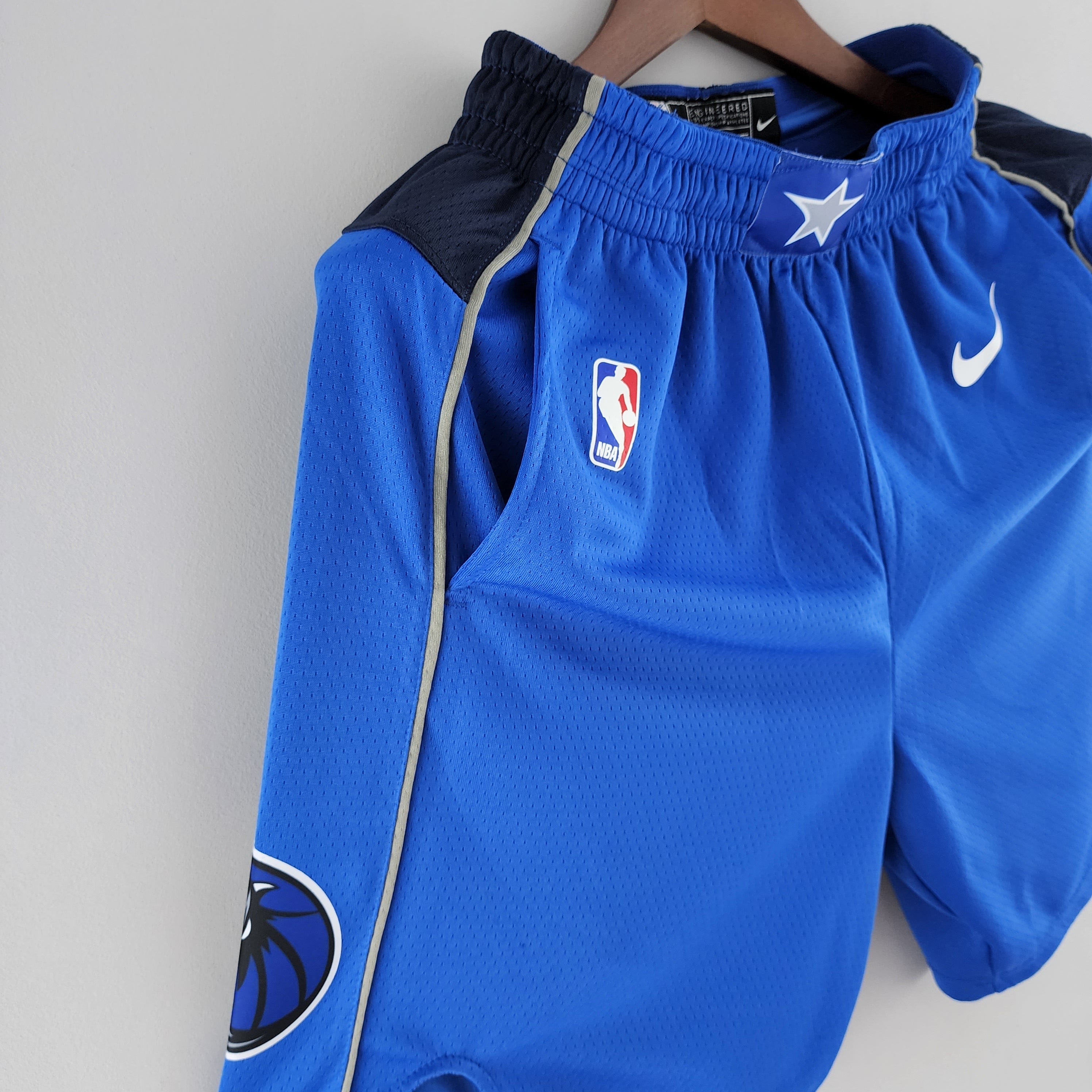 Dallas Mavericks Shorts Azules