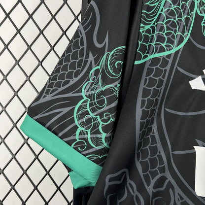 Camiseta Real Madrid Edición Dragón Negro y Verde 2025/26 Versión Fan