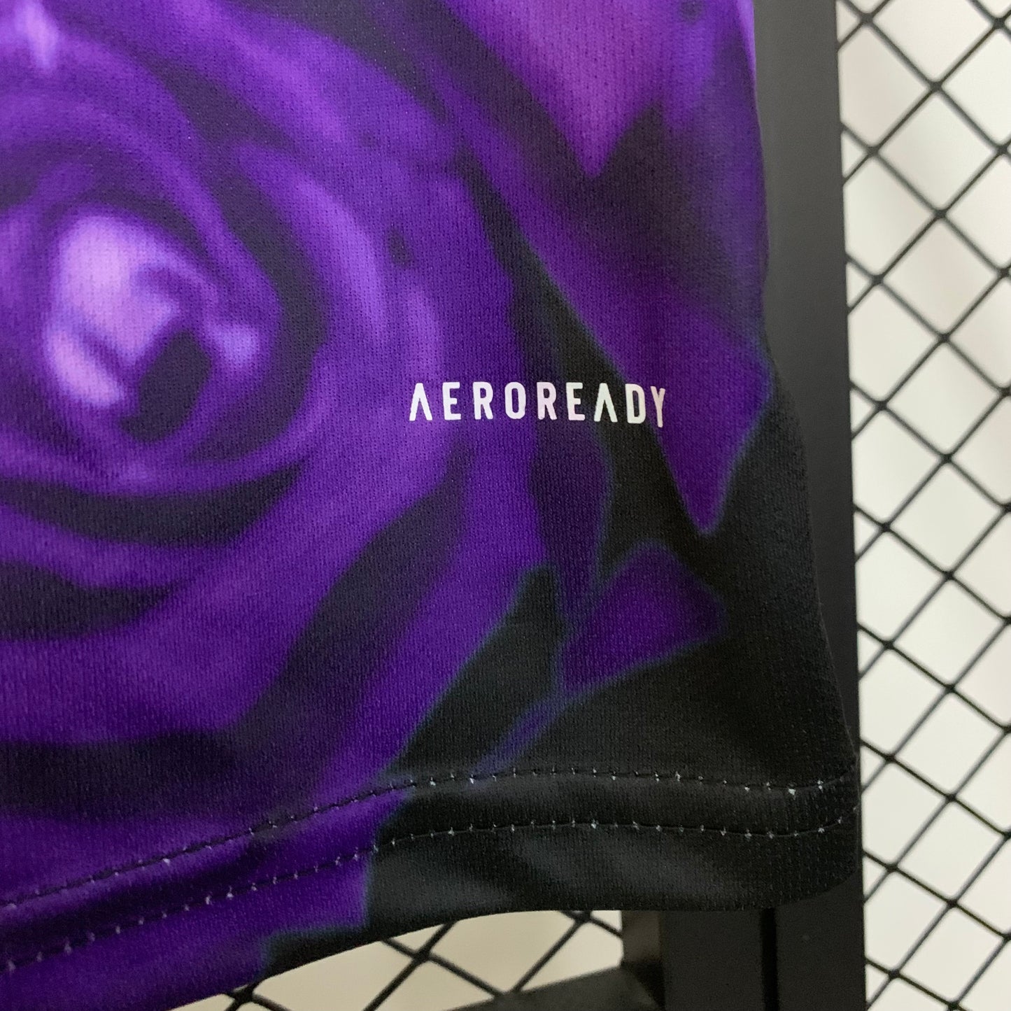 Camiseta Real Madrid Edición Purple Rosas 2025/26 Versión Fan