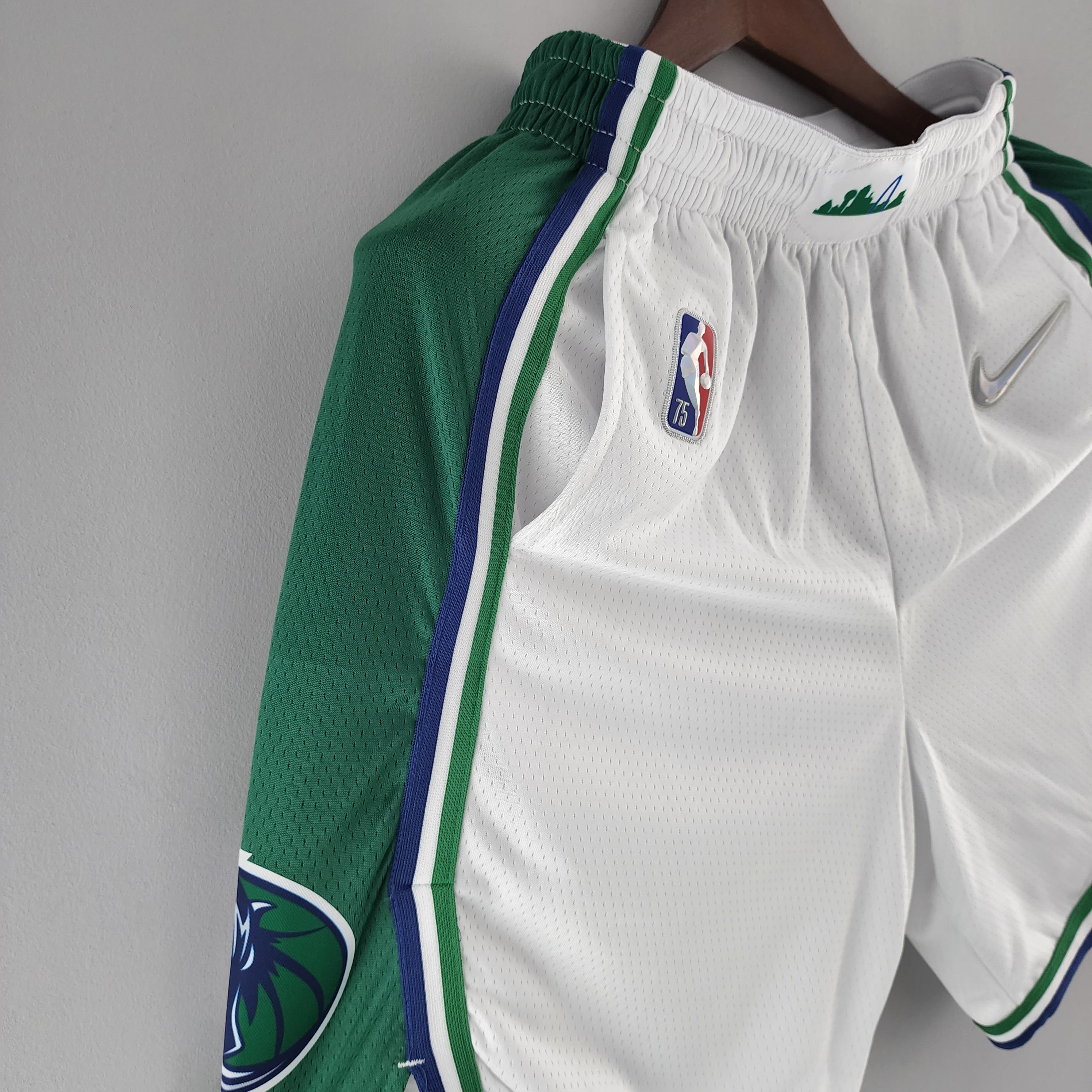 Dallas Mavericks "City Edition" Shorts Blanco Verde